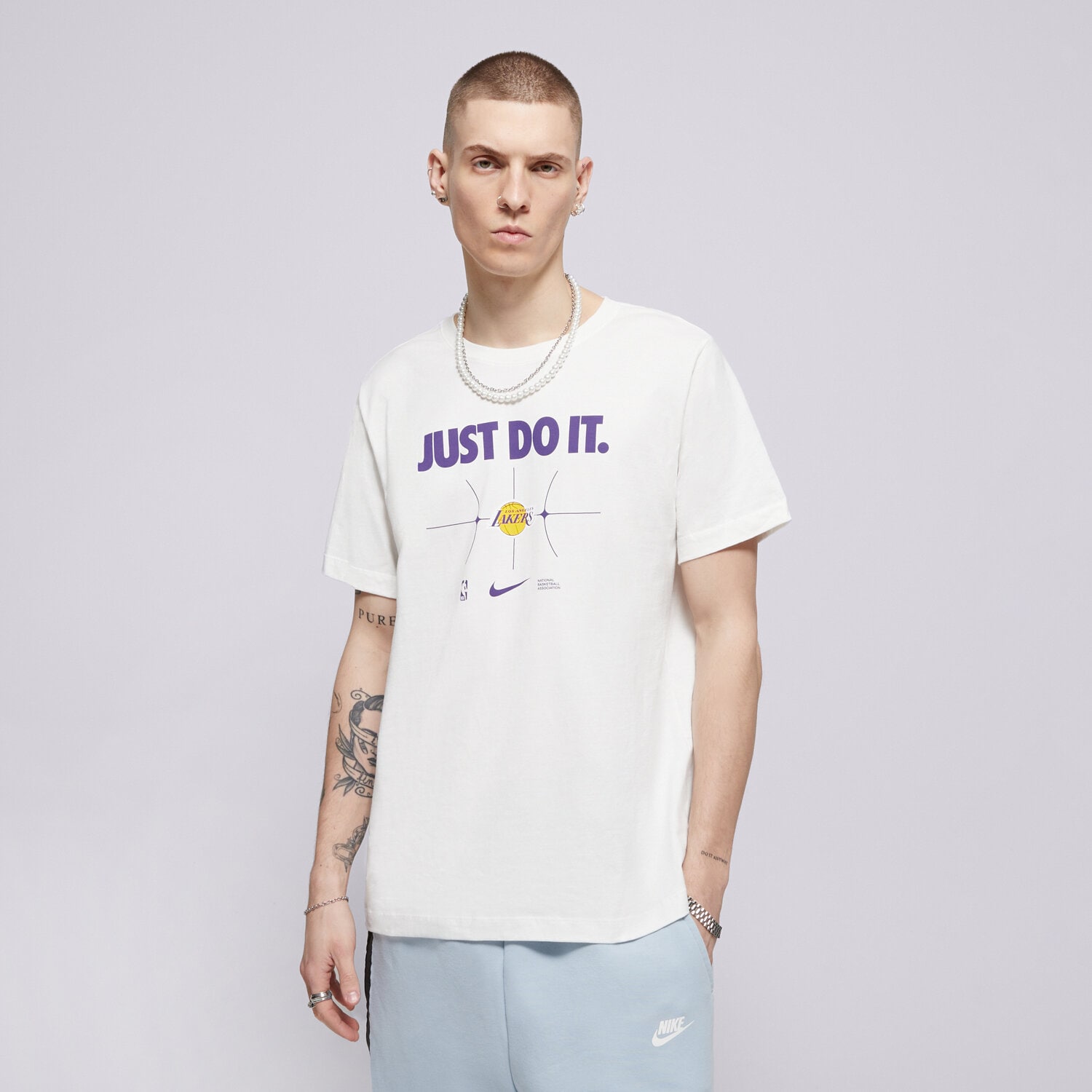 Koszulka, t-shirt sportowy męski NIKE T-SHIRT LAL M NK ES NBA JDI SS TEE FQ6282-100 BIAŁY