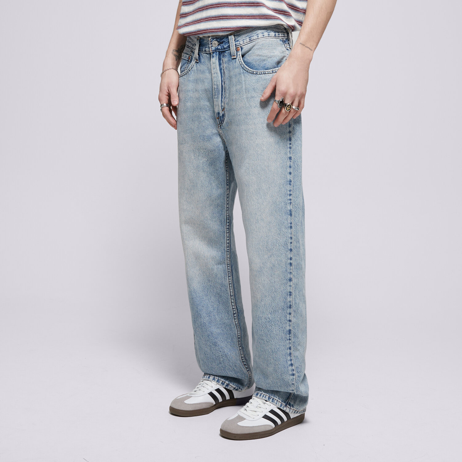 Spodnie sportowe męskie LEVI'S SPODNIE 565 LOOSE STRAIGHT MED INDIGO - WORN IN A7221-0028 NIEBIESKI