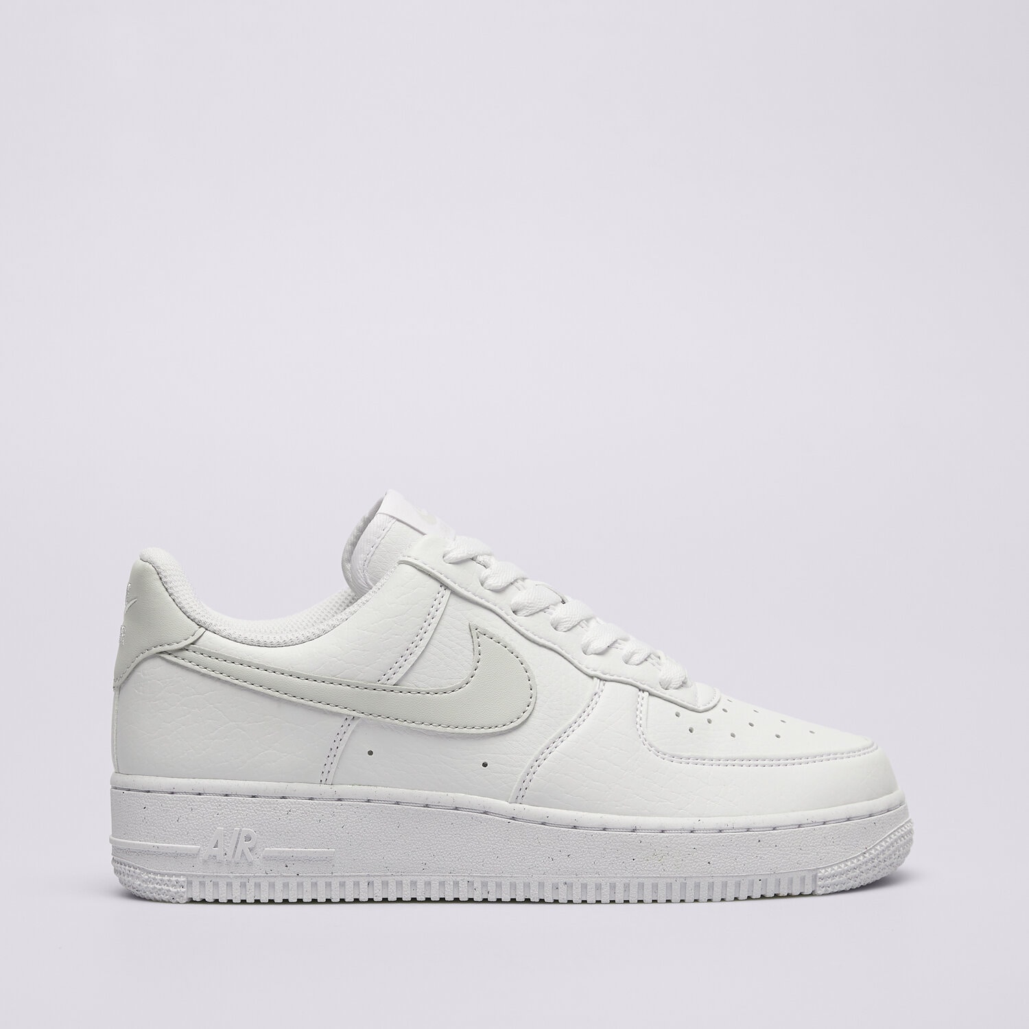 Buty sneakersy damskie NIKE AIR FORCE 1 '07 NEXT NATURE DV3808-109 BIAŁY