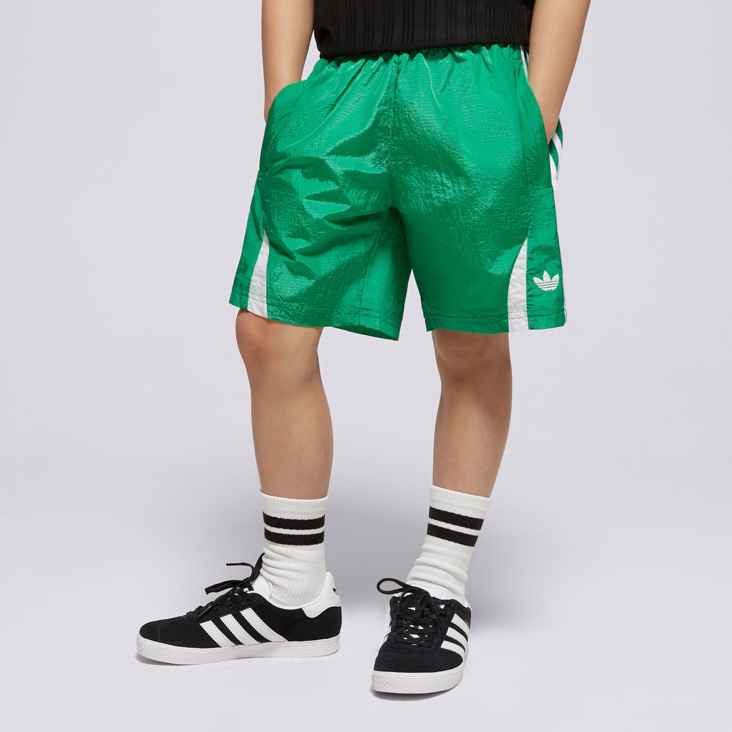 ADIDAS SZORTY WOVEN SHORT BOYS JC9120 ZIELONY