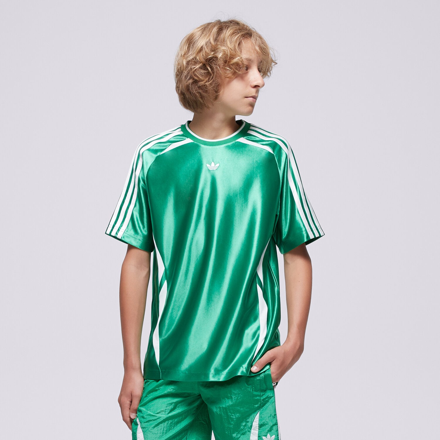 Koszulka, t-shirt dla dzieci ADIDAS T-SHIRT TEE BOYS JC9124 ZIELONY