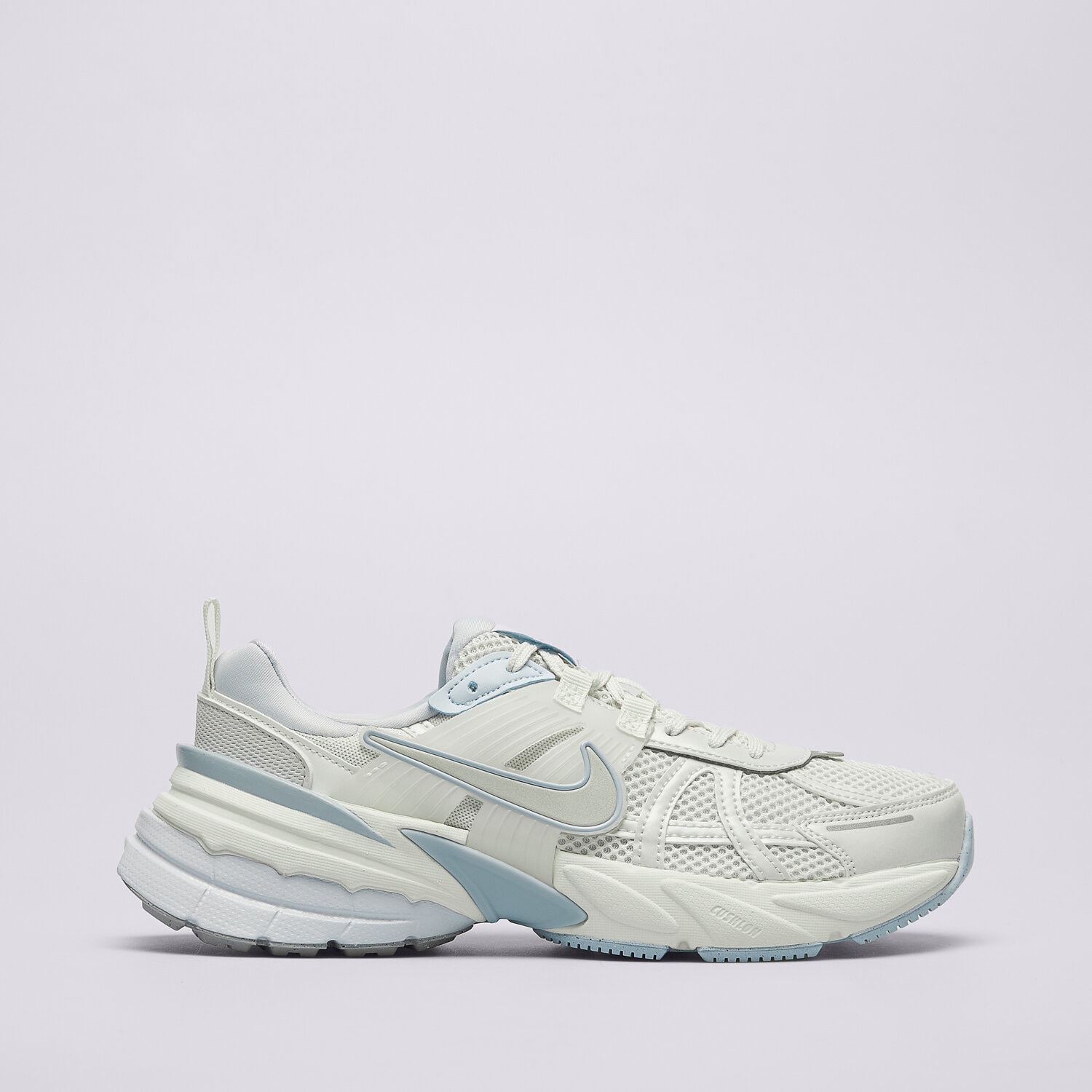 Buty sneakersy damskie NIKE V2K RUN  FD0736-009 BIAŁY