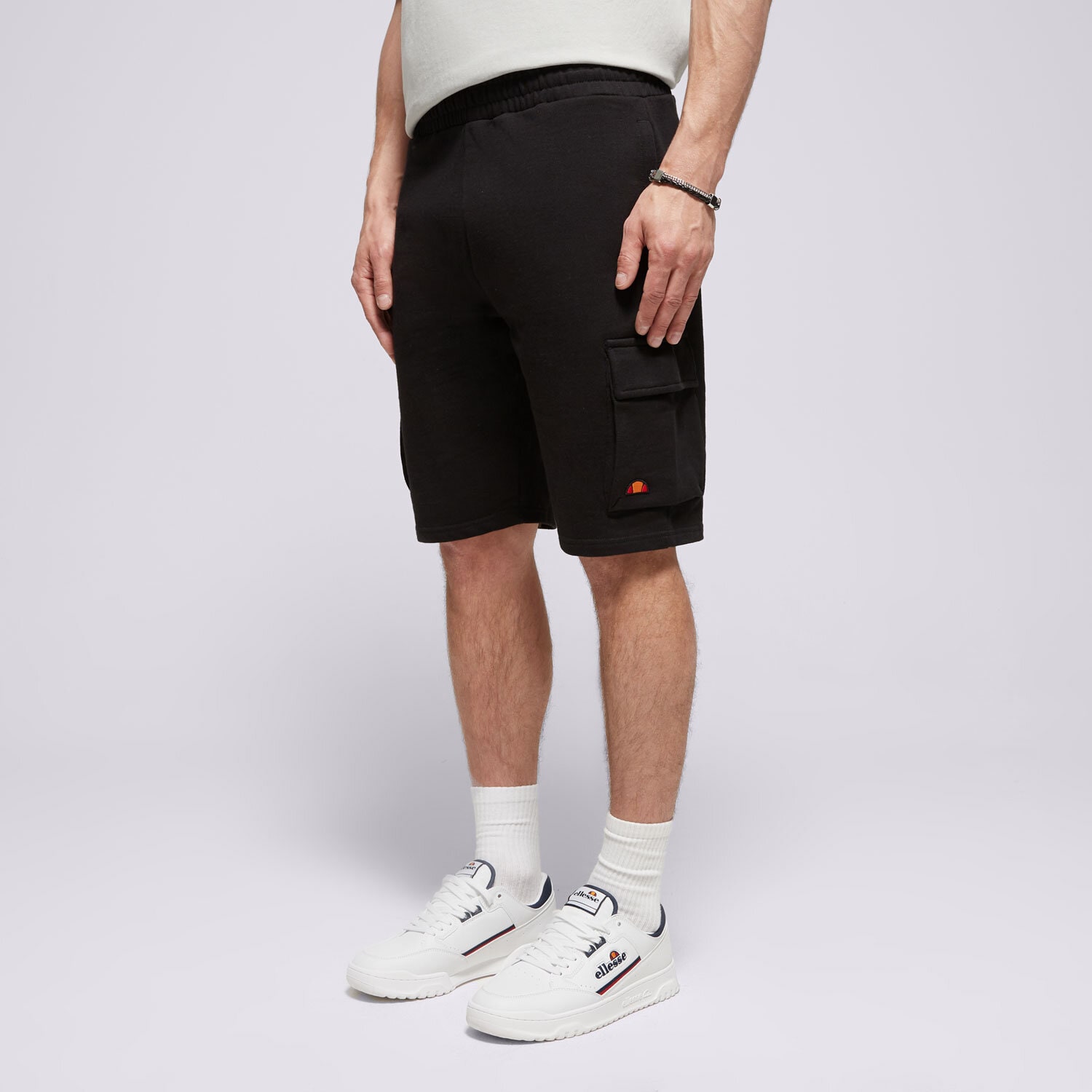 Krótkie spodenki, szorty męskie ELLESSE SZORTY VIZZINI CARGO SHORTS BLK SMG23453011 CZARNY