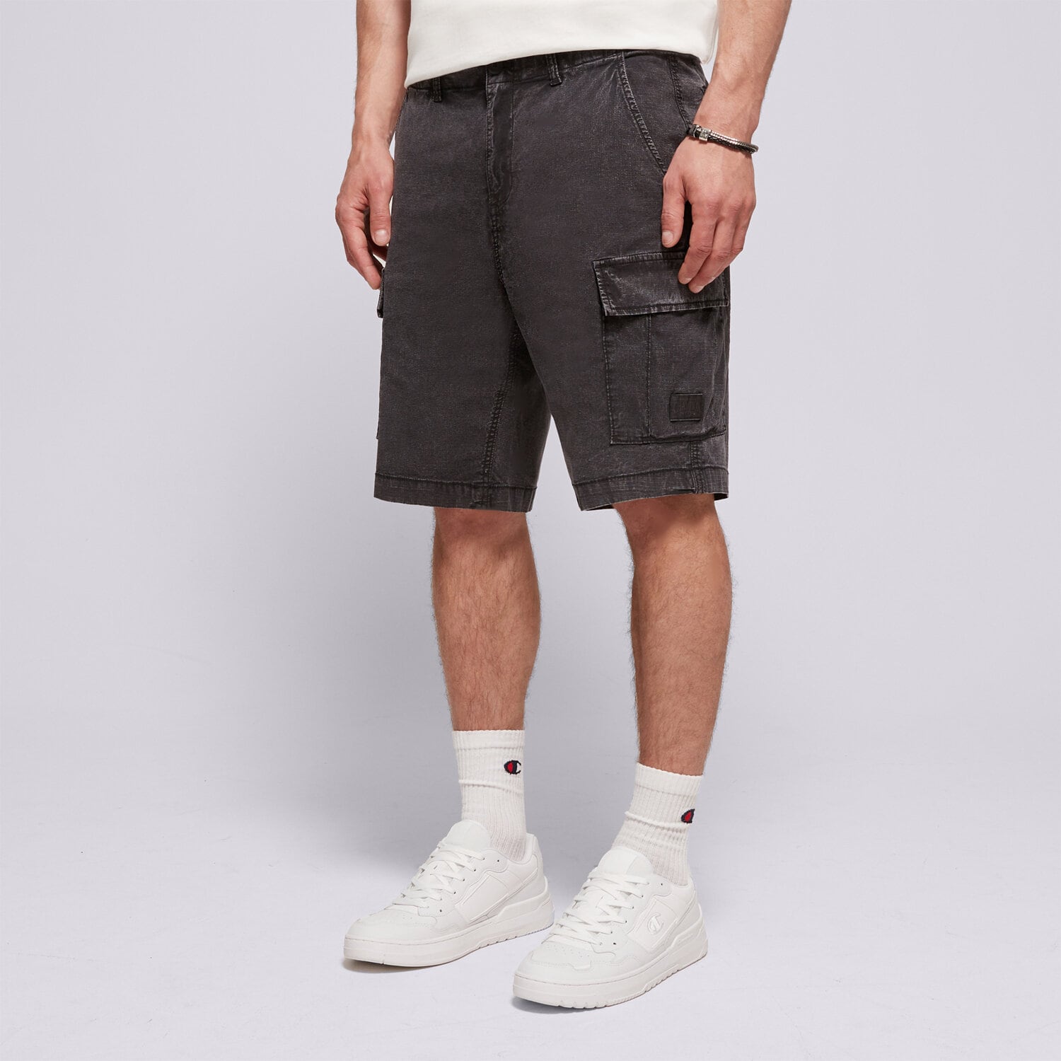 Krótkie spodenki, szorty męskie CHAMPION SZORTY WOVEN CARGO SHORT 220751 KK001 CZARNY