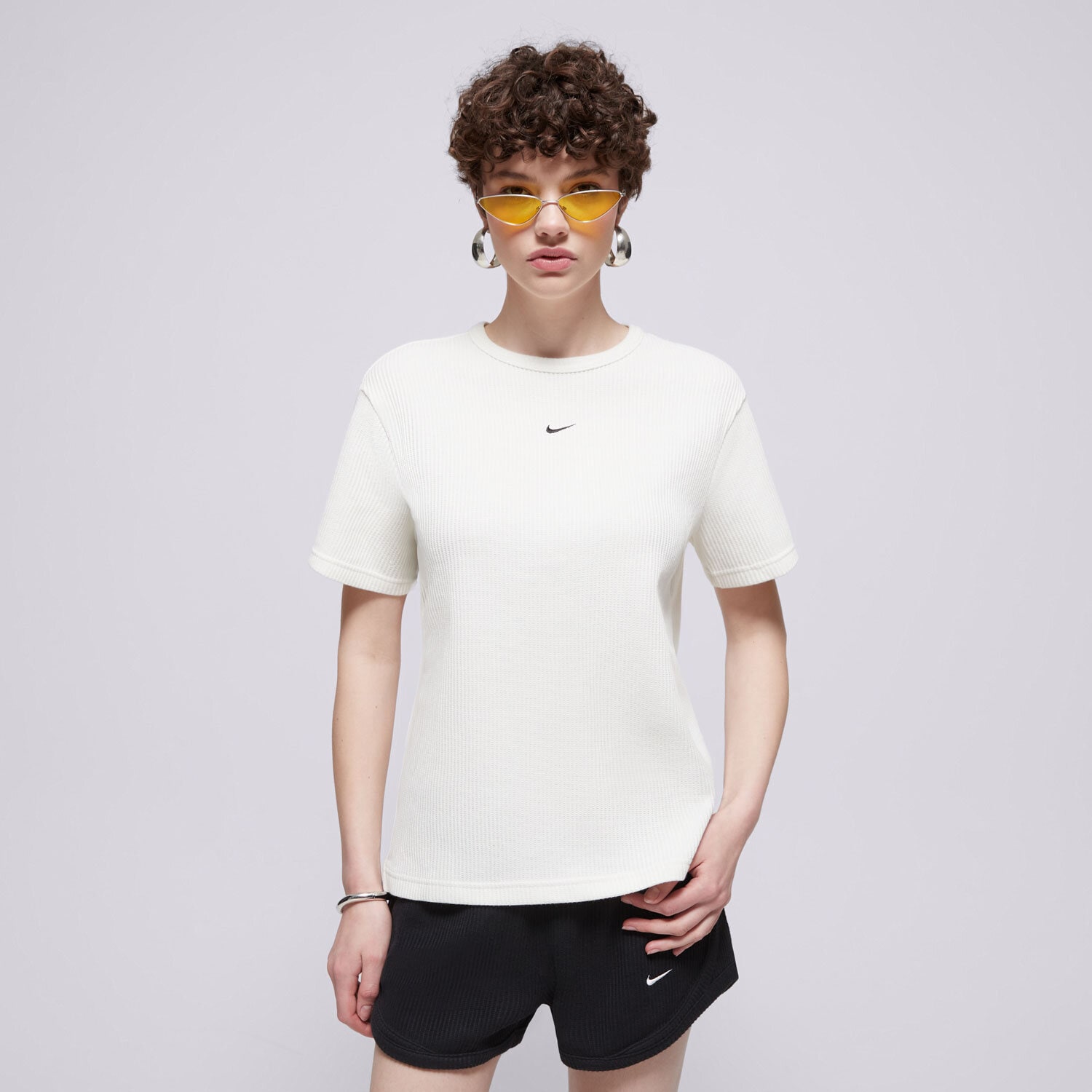 Koszulka, t-shirt damski NIKE T-SHIRT W NSW NK CHLL WFL SS TOP HJ3838-134 KREMOWY