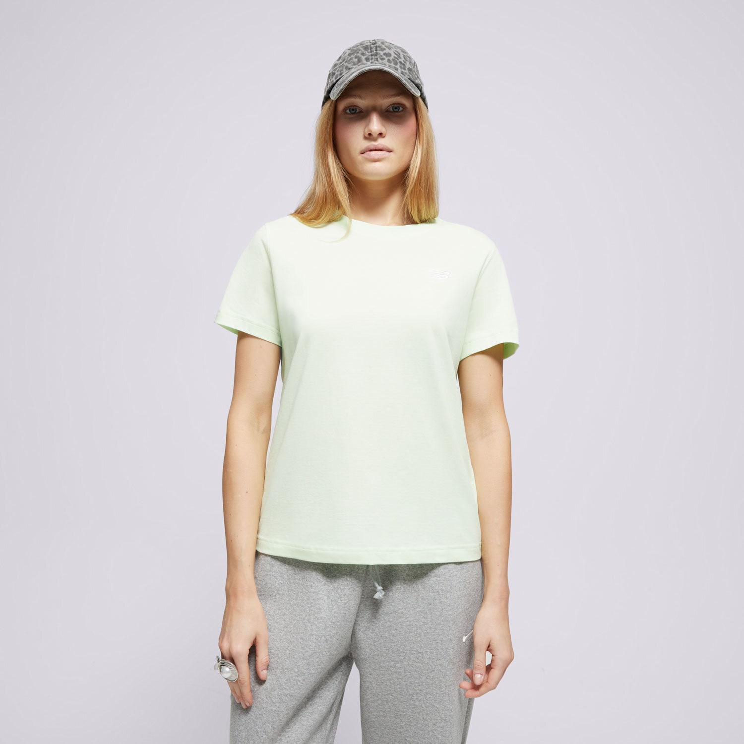Koszulka, t-shirt damski NEW BALANCE T-SHIRT SPORT ESSENTIALS JERSEY WT41509MEW ZIELONY