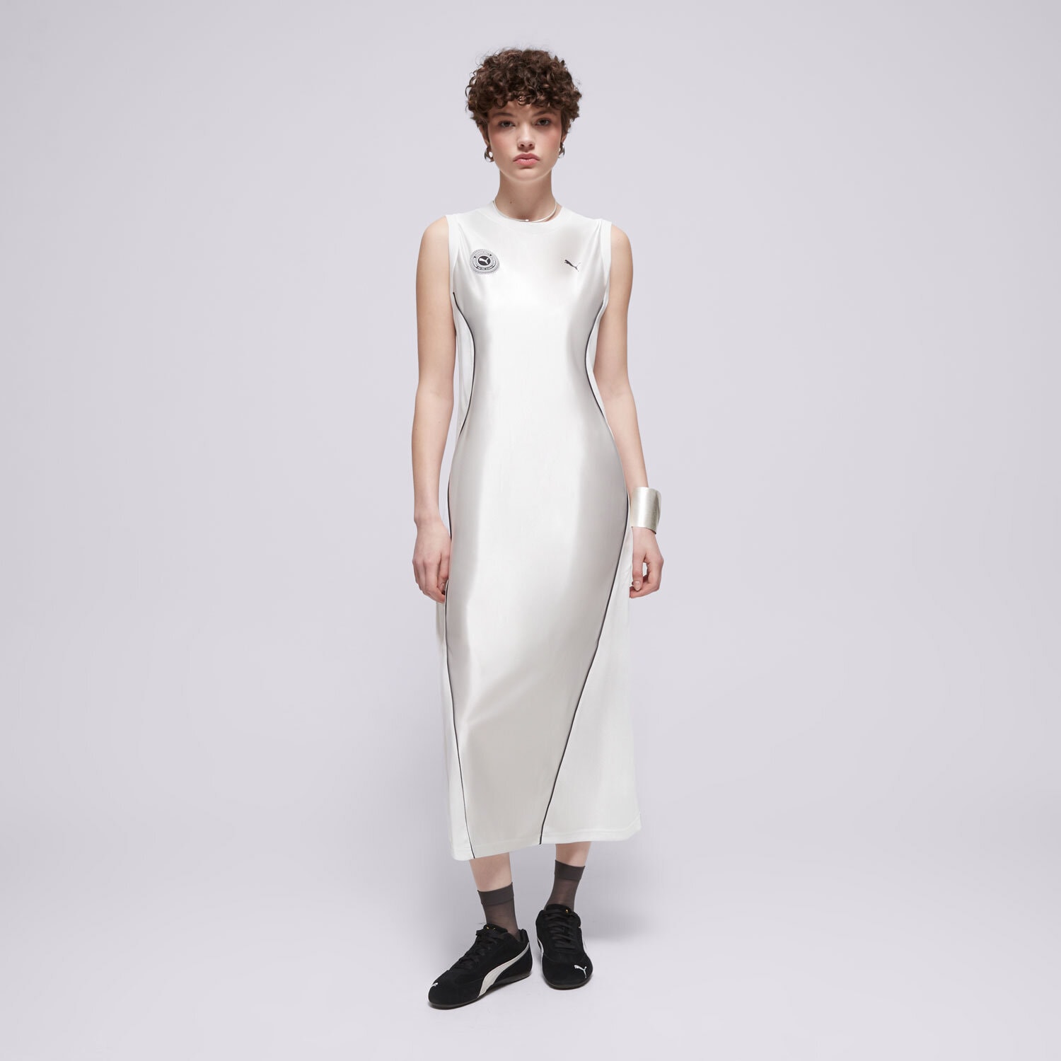 Modna sukienka sportowa PUMA SUKIENKA DARE TO JER-SHE DRESS 629826 02 BIAŁY