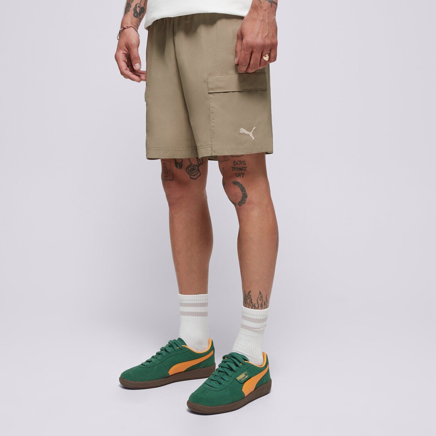 Krótkie spodenki, szorty męskie PUMA SZORTY WARDROBE ESS RELAXED CARGO SHORTS 6" WV 629656 83 BEŻOWY