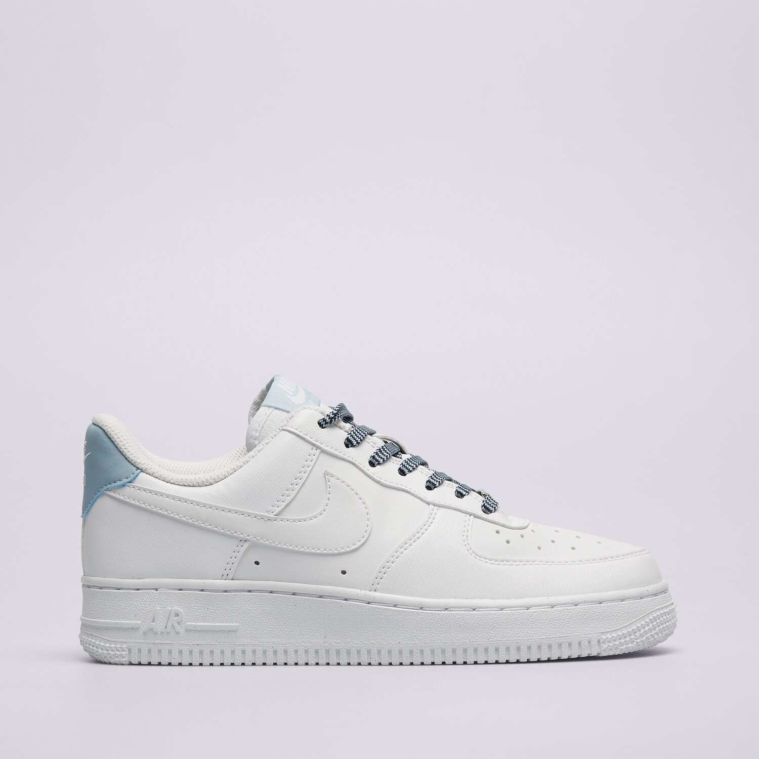 Buty sneakersy damskie NIKE W AIR FORCE 1 '07 NEXT NATURE IB7167-101 BIAŁY