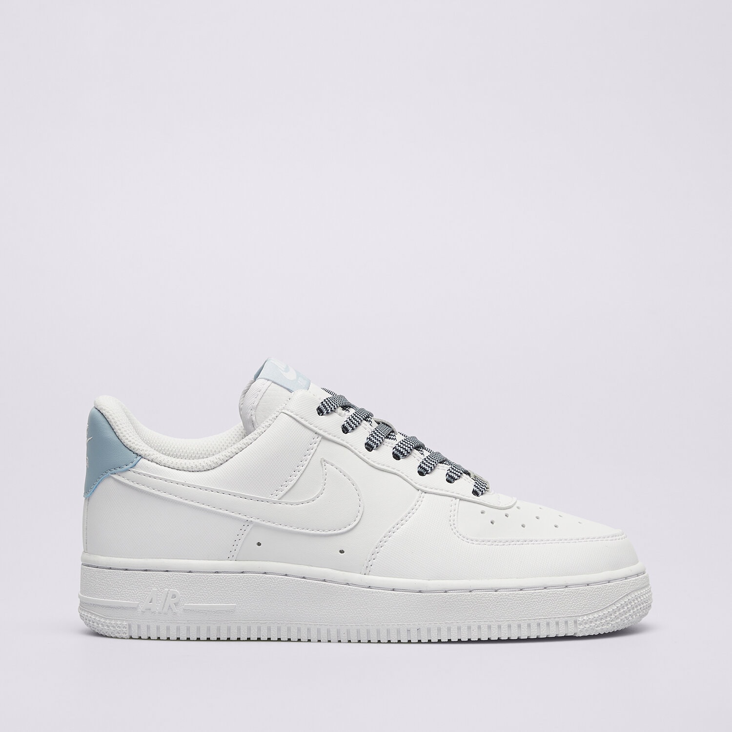 Buty sneakersy damskie NIKE W AIR FORCE 1 '07 NEXT NATURE IB7167-101 BIAŁY