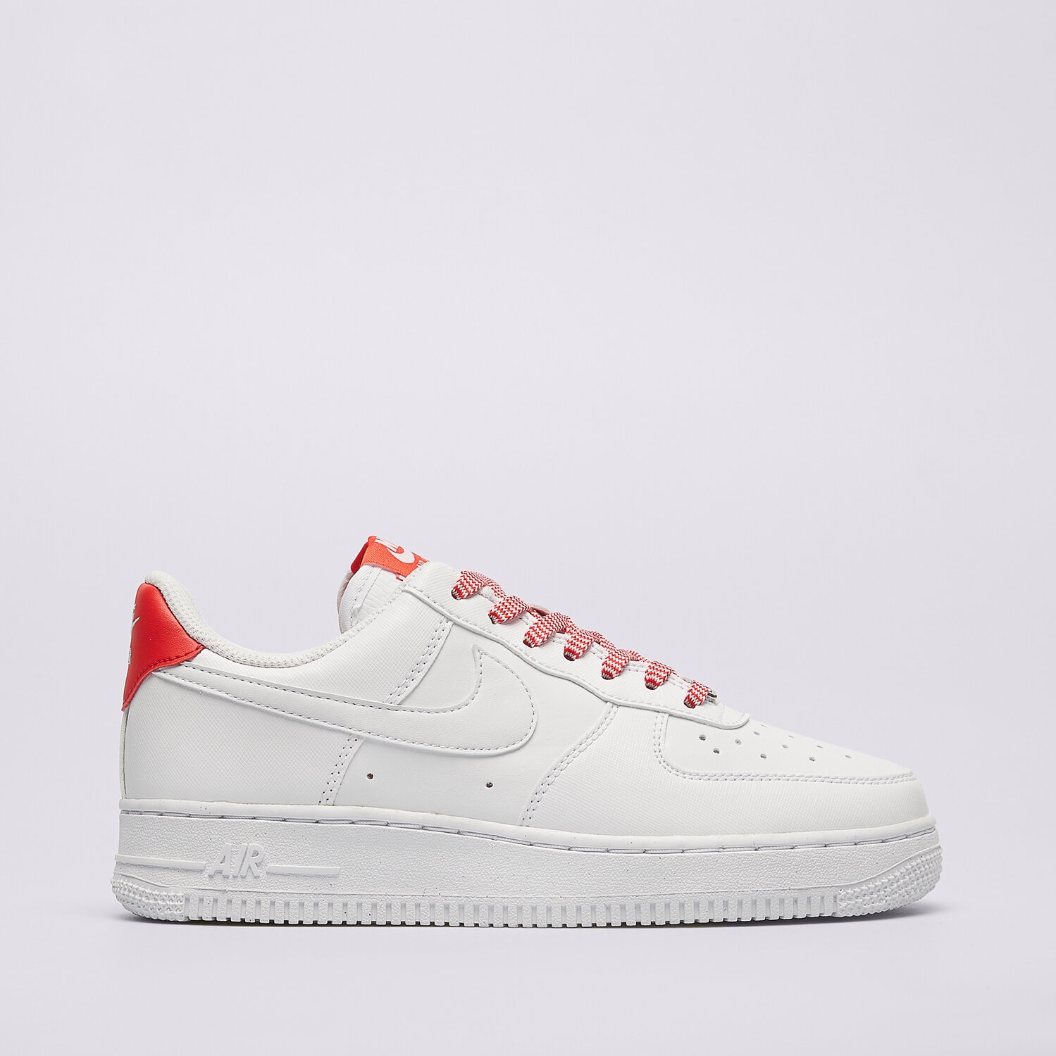 Buty sneakersy damskie NIKE W AIR FORCE 1 '07 NEXT NATURE IB7167-103 BIAŁY