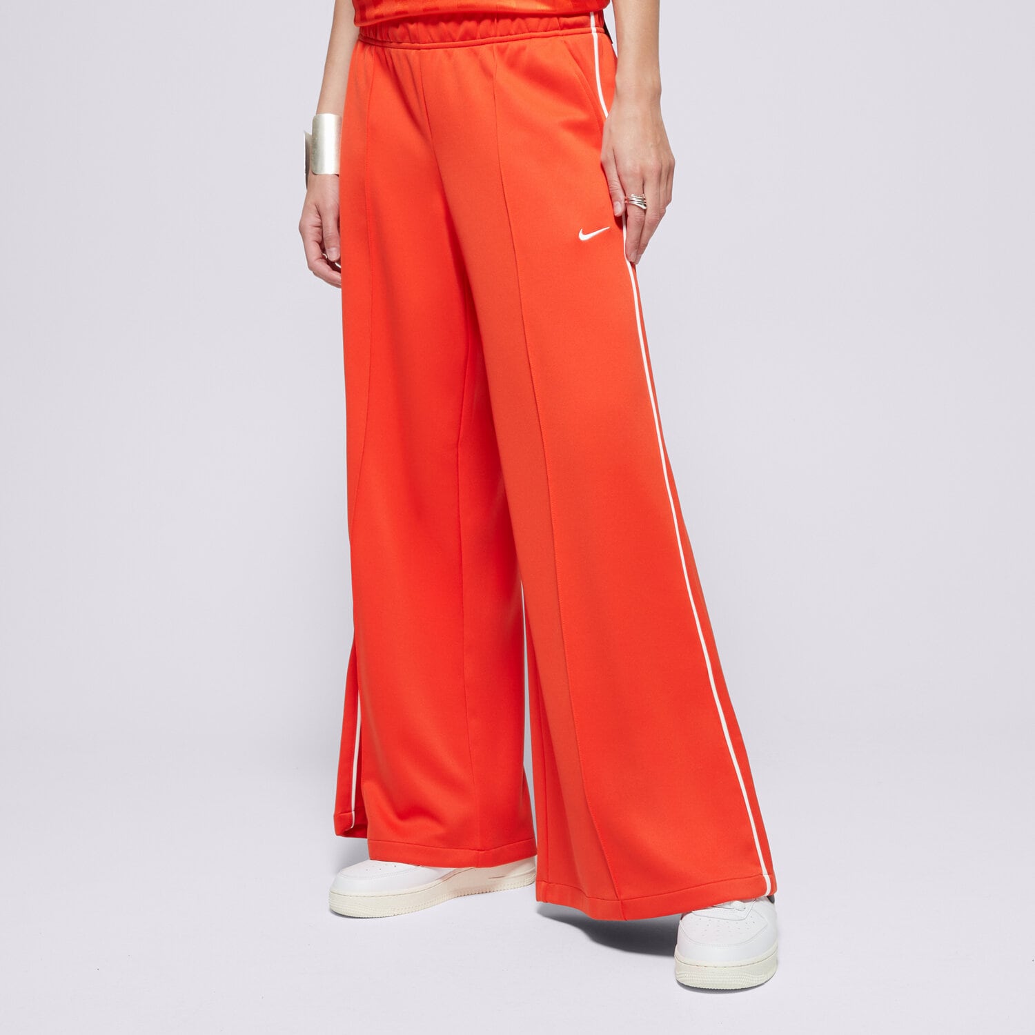Spodnie sportowe damskie NIKE SPODNIE W NSW WIDE LEG TRACK PNT IH8514-633 CZARNY