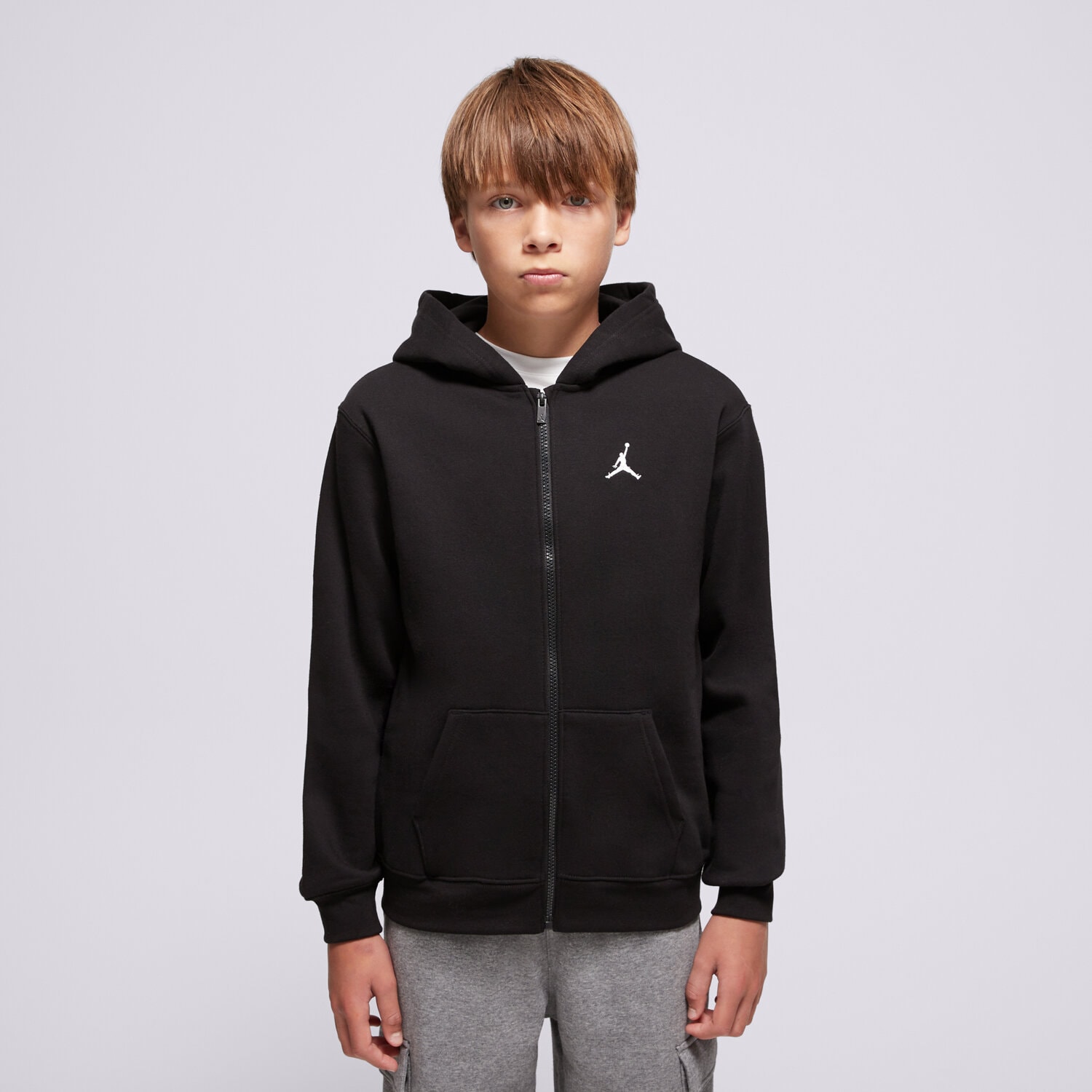 Sportowa bluza dziecięca JORDAN BLUZA Z KAPTUREM JDB MJ BRKLN FLC FZ BOY 95F115-023 CZARNY