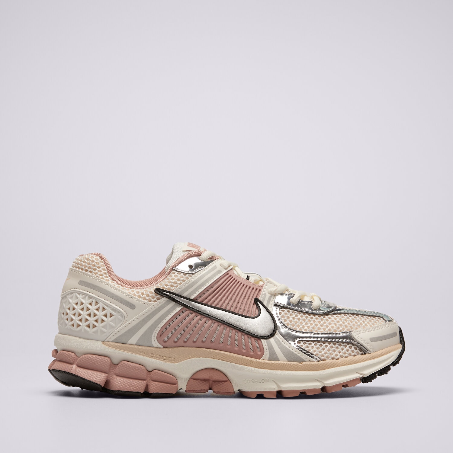 Buty sneakersy damskie NIKE W ZOOM VOMERO 5 NEWS HF1877-102 BEŻOWY