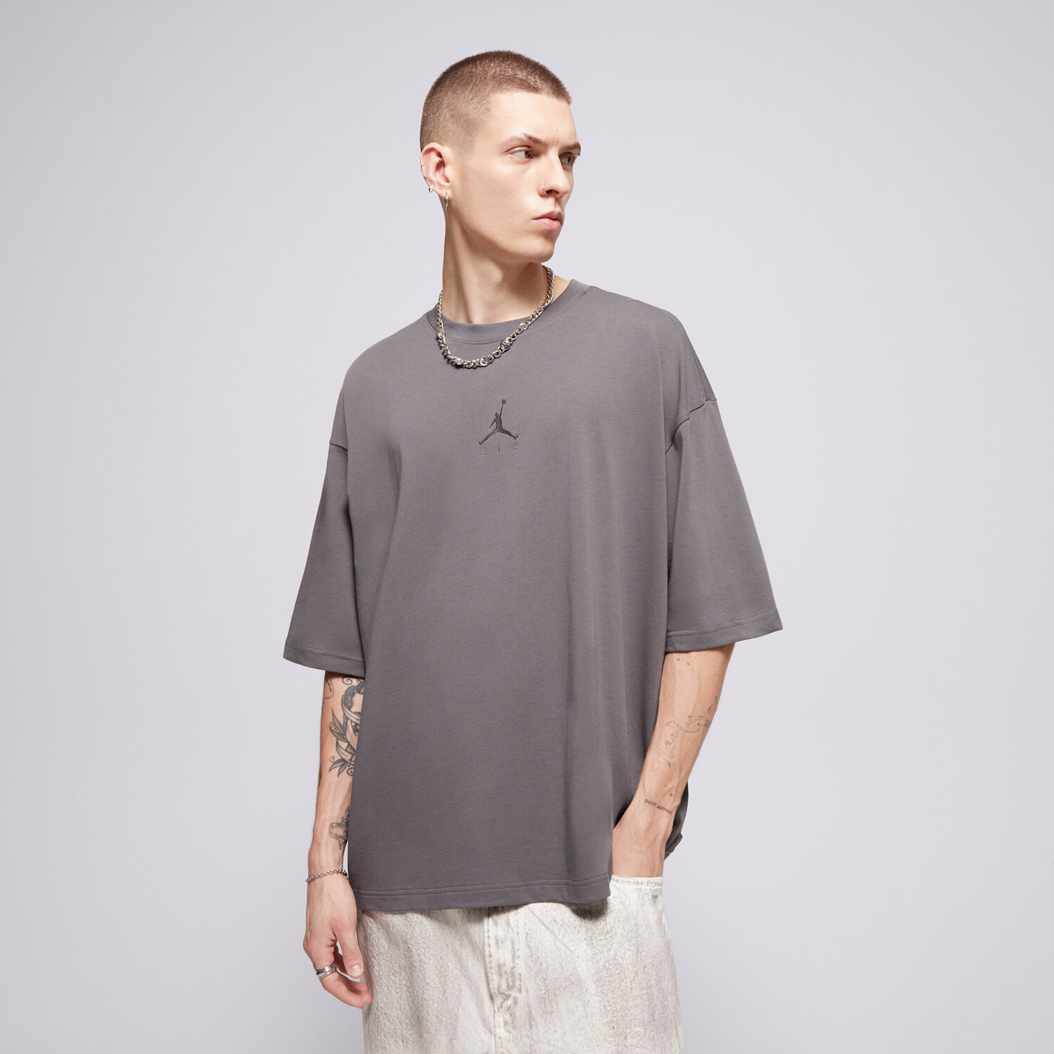 Koszulka, t-shirt sportowy męski JORDAN T-SHIRT JORDAN FLIGHT ESSENTIALS IB7345-068 SZARY