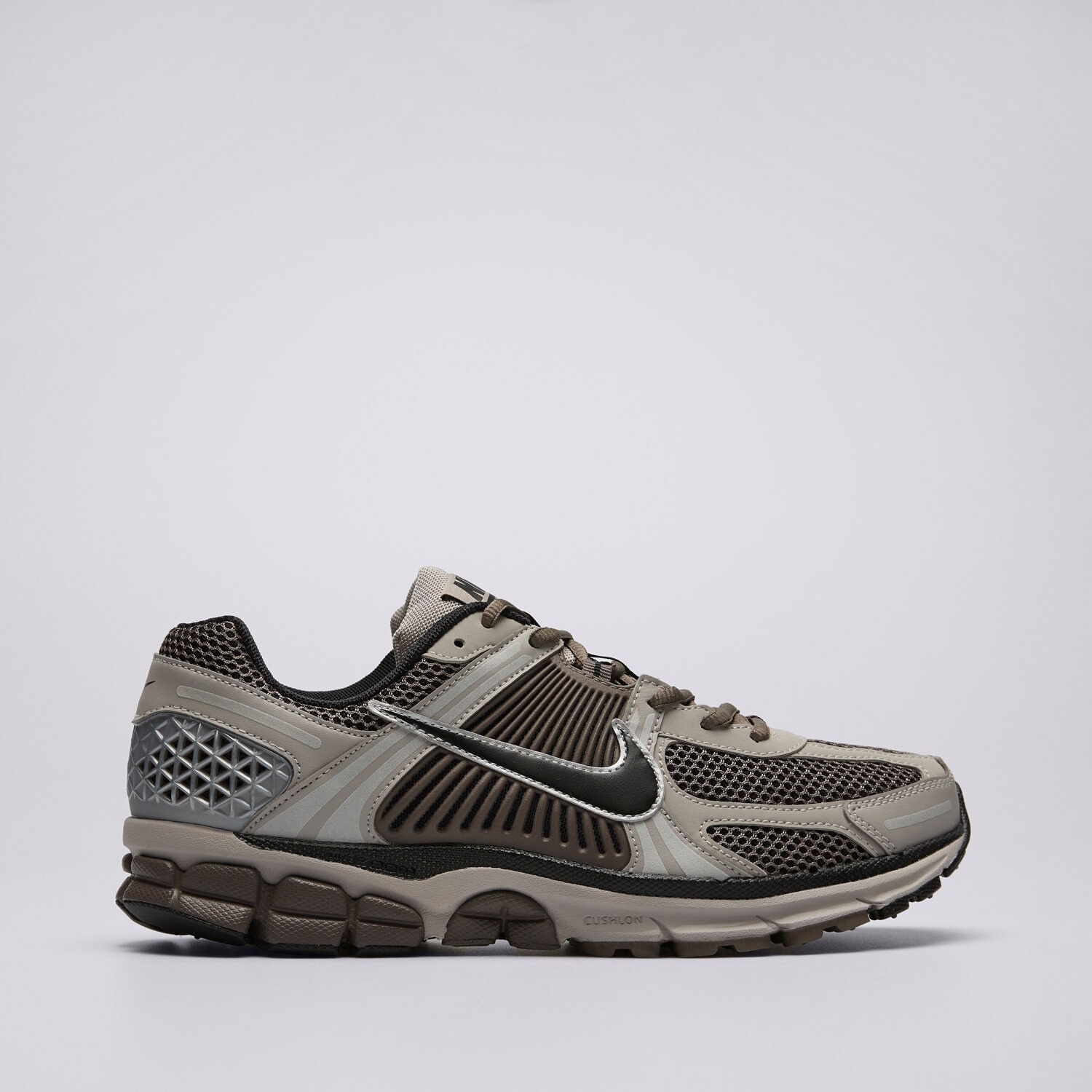 Buty sneakersy męskie NIKE ZOOM VOMERO 5 FB9149-005 BRĄZOWY