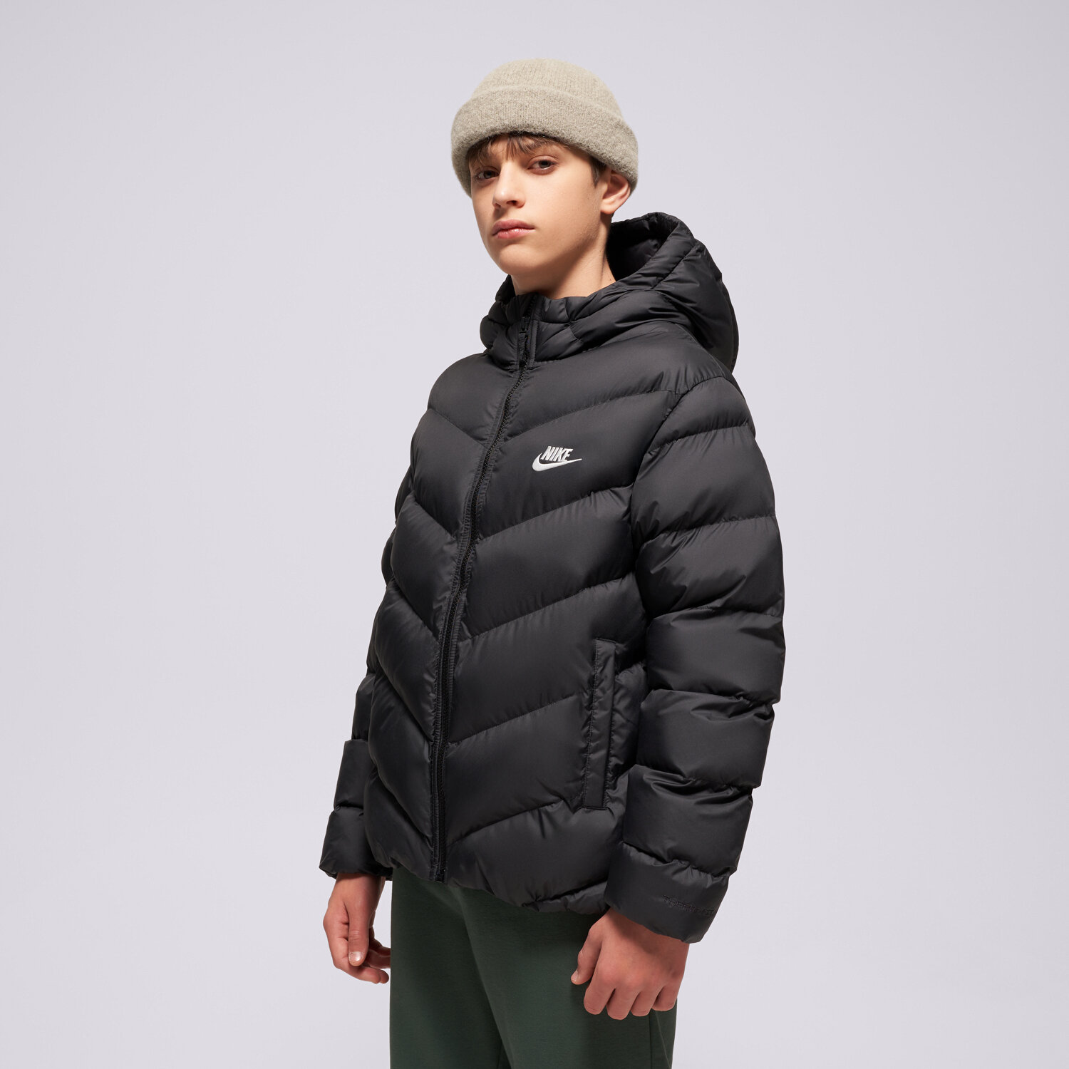 Dziecięca kurtka przejściowa (wiosenna/jesienna) NIKE KURTKA PUCHOWA K NSW TF ADP PUFFER BOY HQ4976-010 CZARNY