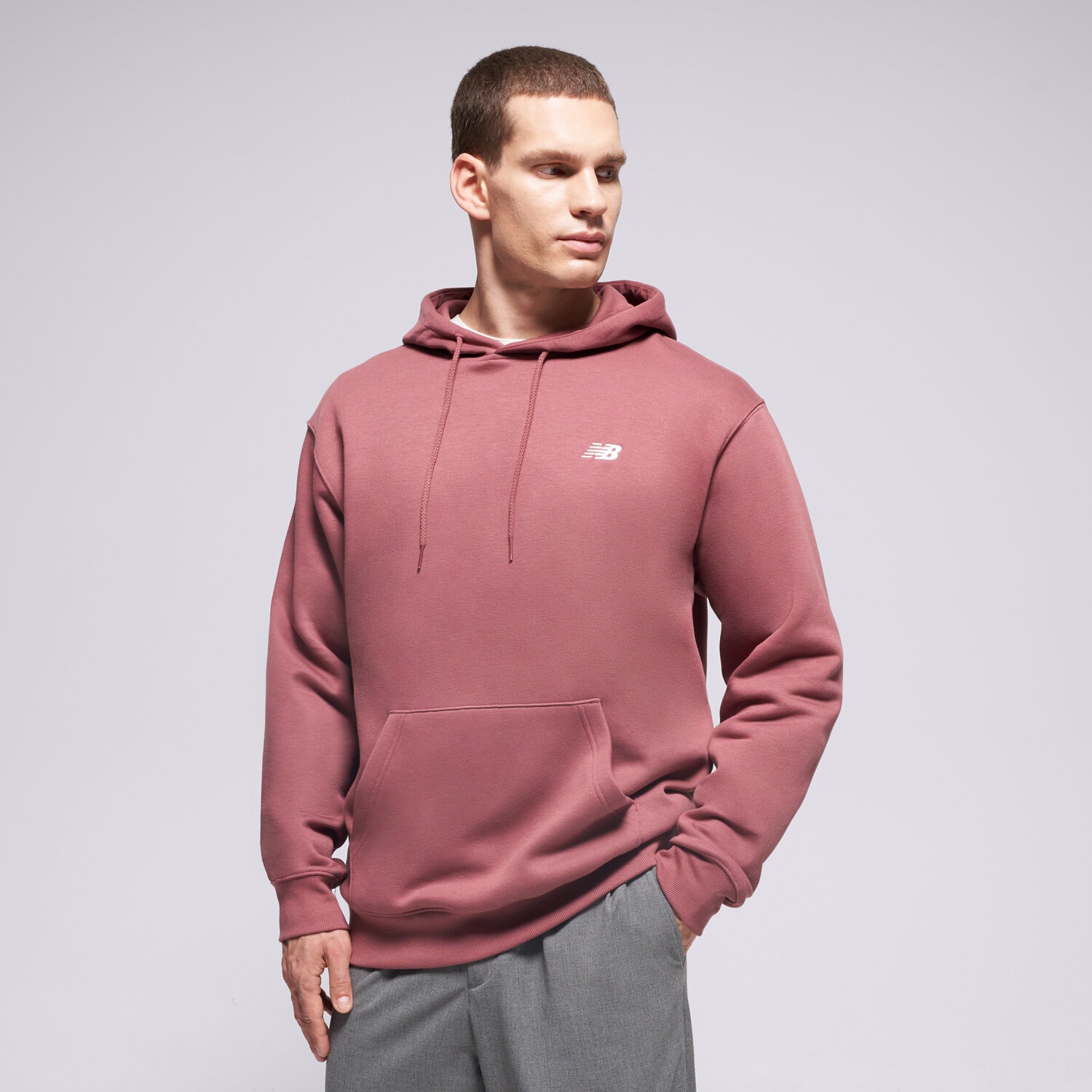 Bluza męska NEW BALANCE BLUZA Z KAPTUREM SPORT ESSENTIALS FLEECE HOODIE MT41511WAD CZERWONY