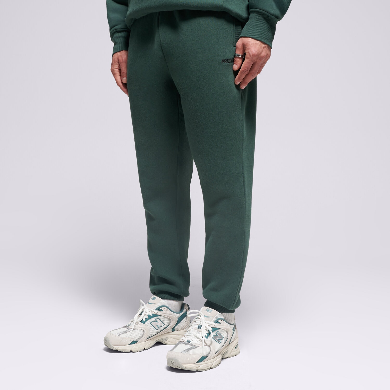 Spodnie sportowe męskie PROSTO SPODNIE SWEATPANTS DARN WASHED GREEN KL252MPAN4142 ZIELONY