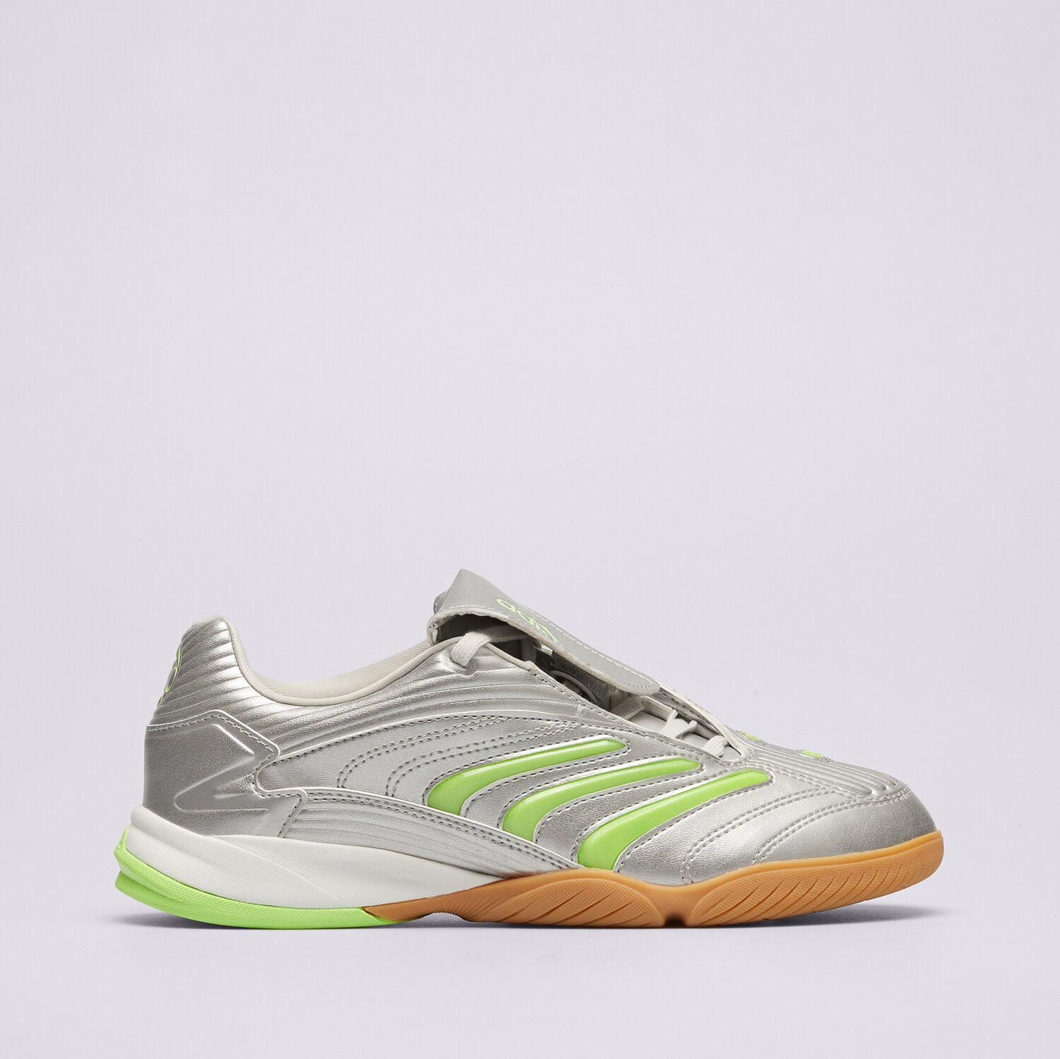 Buty sneakersy damskie ADIDAS PREDATOR SALA JR1636 SREBRNY