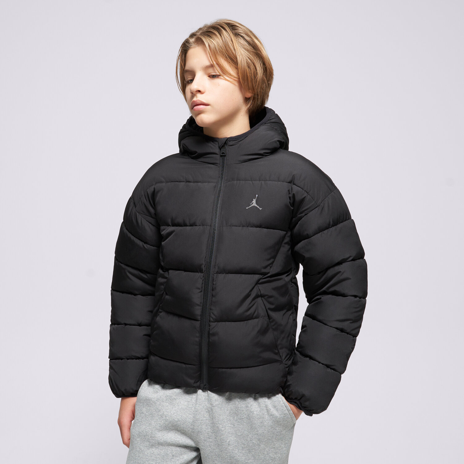 Dziecięca kurtka przejściowa (wiosenna/jesienna) JORDAN KURTKA ZIMOWA M J BROOKLYN PUFFER B 95F014-023 CZARNY
