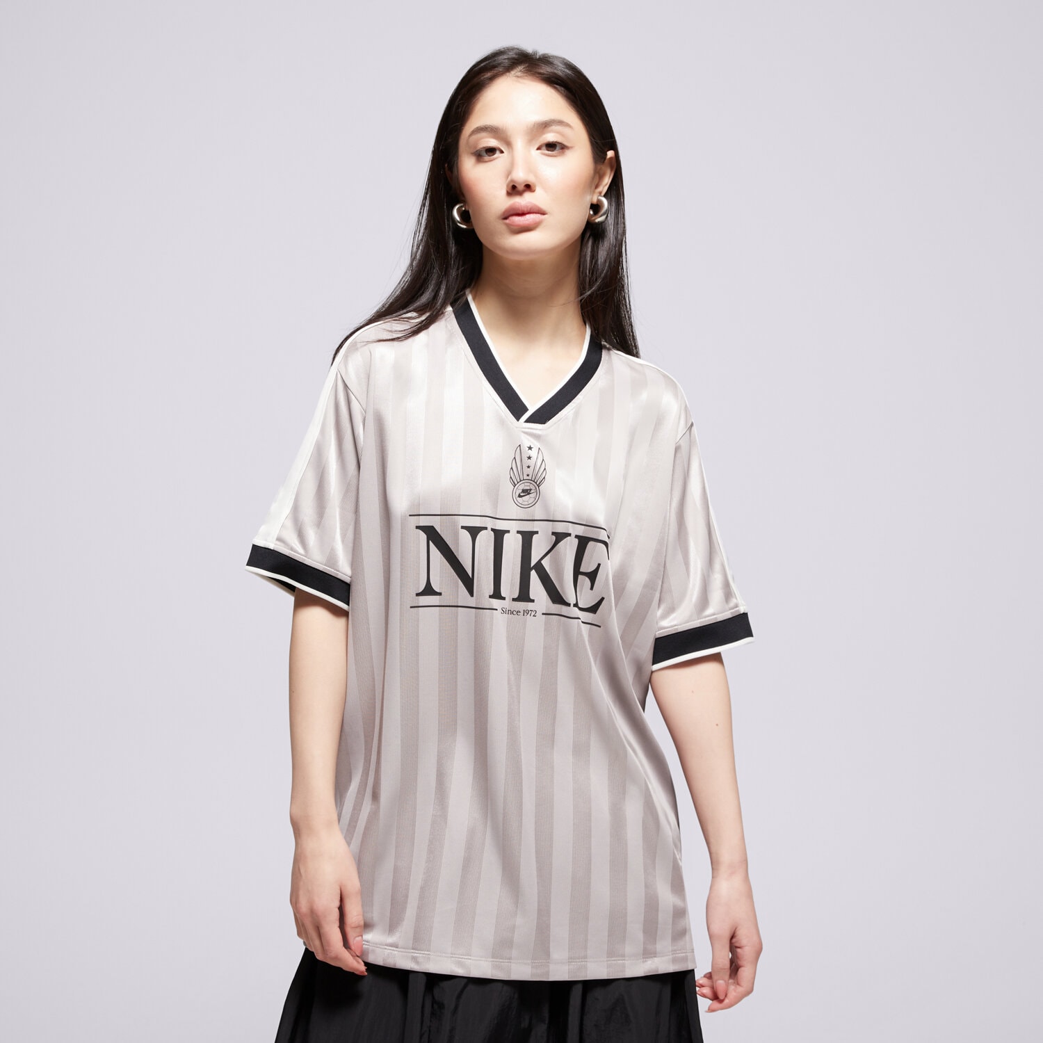 Koszulka, t-shirt damski NIKE T-SHIRT W NSW V NECK JERSEY IH8504-009 SZARY