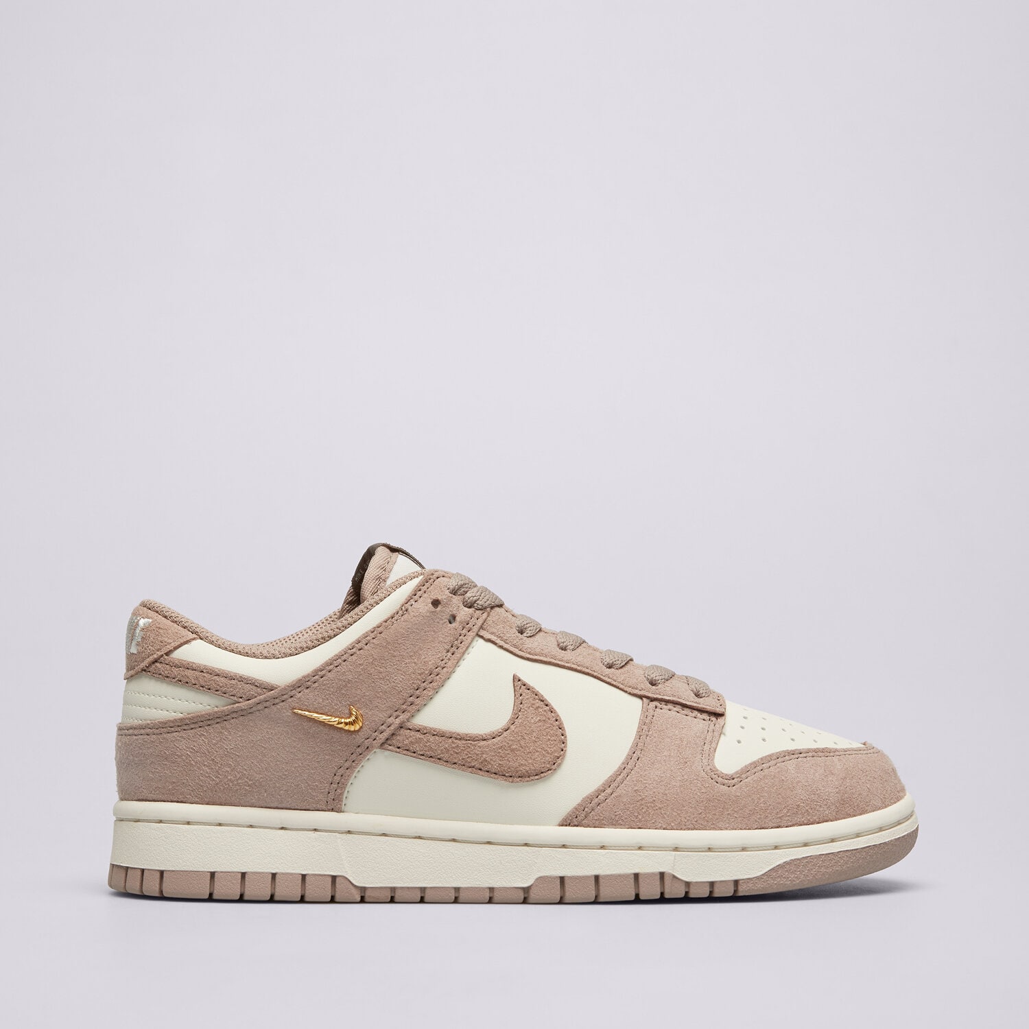 Buty sneakersy damskie NIKE W DUNK LOW NC IB4417-105 BEŻOWY
