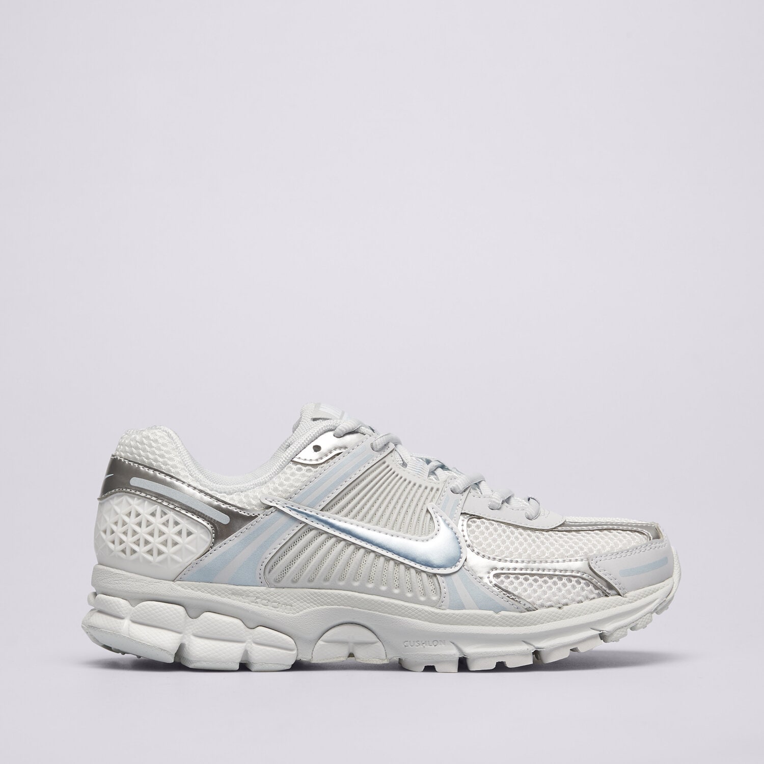 Buty sneakersy damskie NIKE W ZOOM VOMERO 5 MET IB8929-001 SZARY