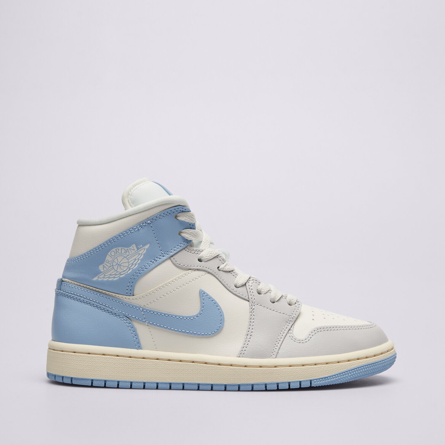 Buty sneakersy damskie WMNS AIR JORDAN 1 MID BQ6472-402 BEŻOWY