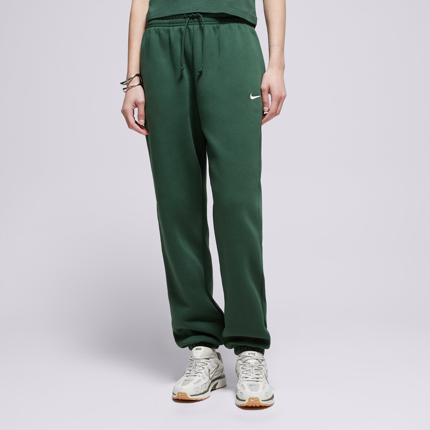 Spodnie sportowe damskie NIKE SPODNIE PHNX FLC HR OS PANT 2 W NSW FZ5996-323 ZIELONY