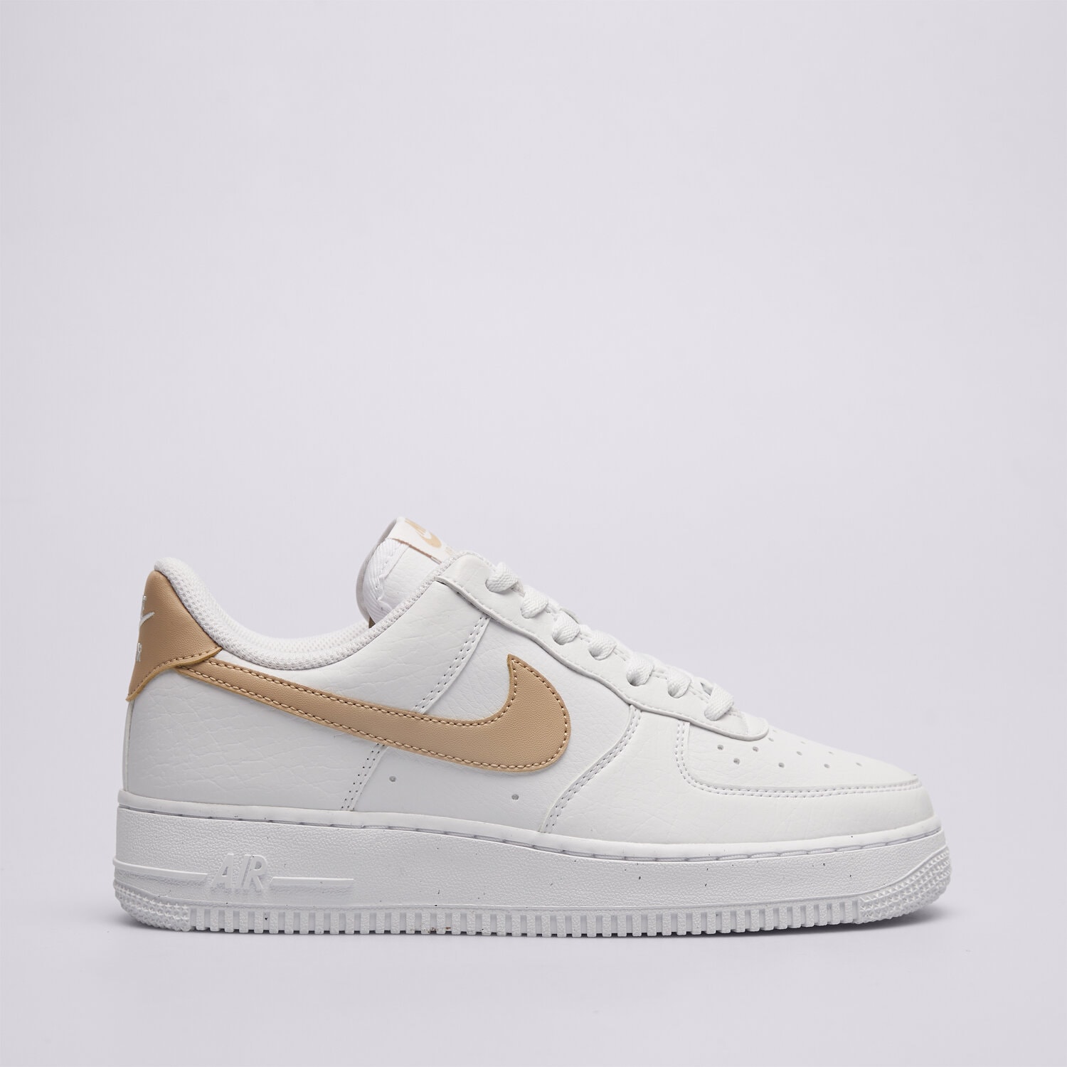 Buty sneakersy damskie NIKE W AIR FORCE 1 '07 NEXT NATURE DC9486-118 BIAŁY