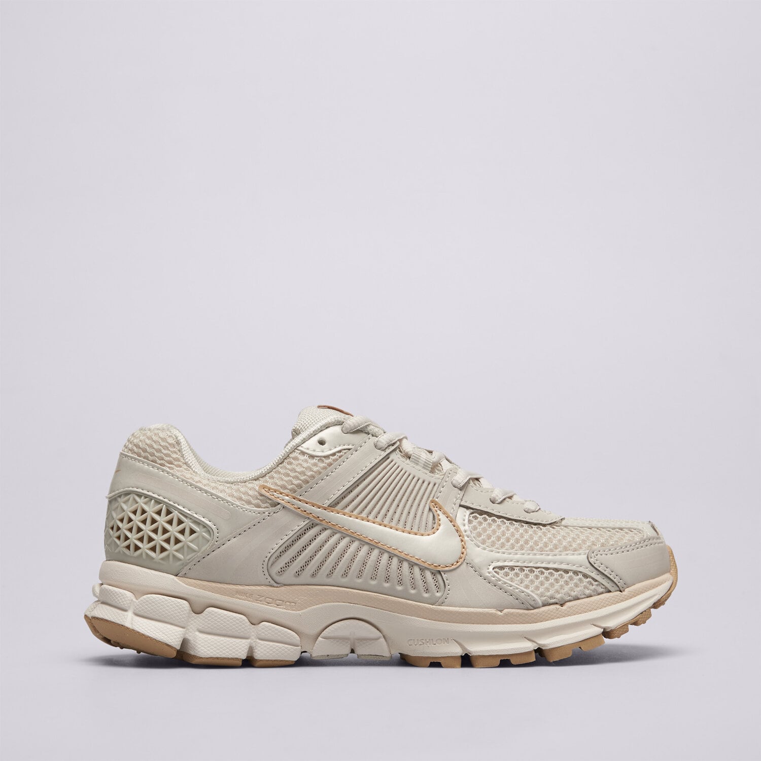 Buty sneakersy damskie NIKE W ZOOM VOMERO 5 MET IB8929-003 BEŻOWY