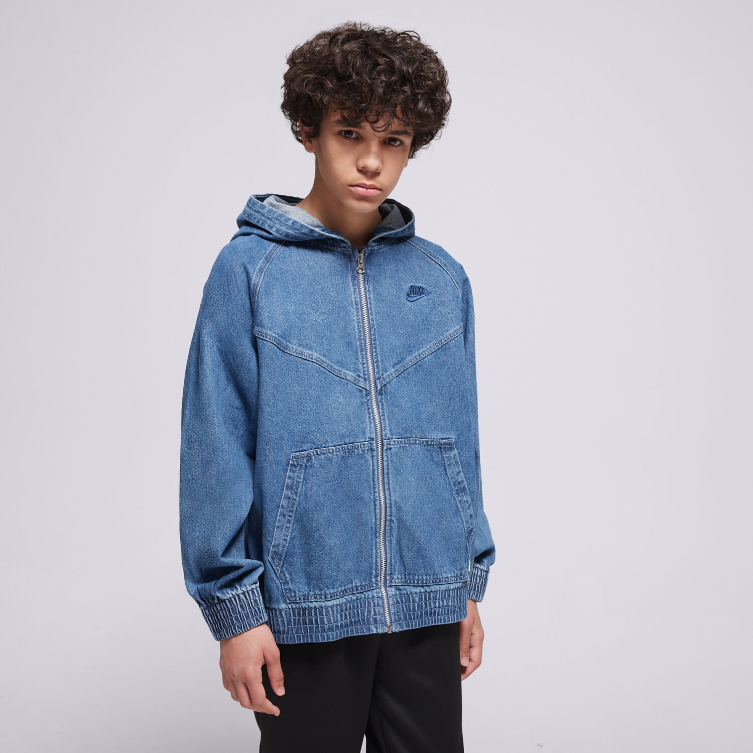 Dziecięca kurtka przejściowa (wiosenna/jesienna) NIKE KURTKA WR DENIM FZ JACKET BOY IF2306-435 NIEBIESKI