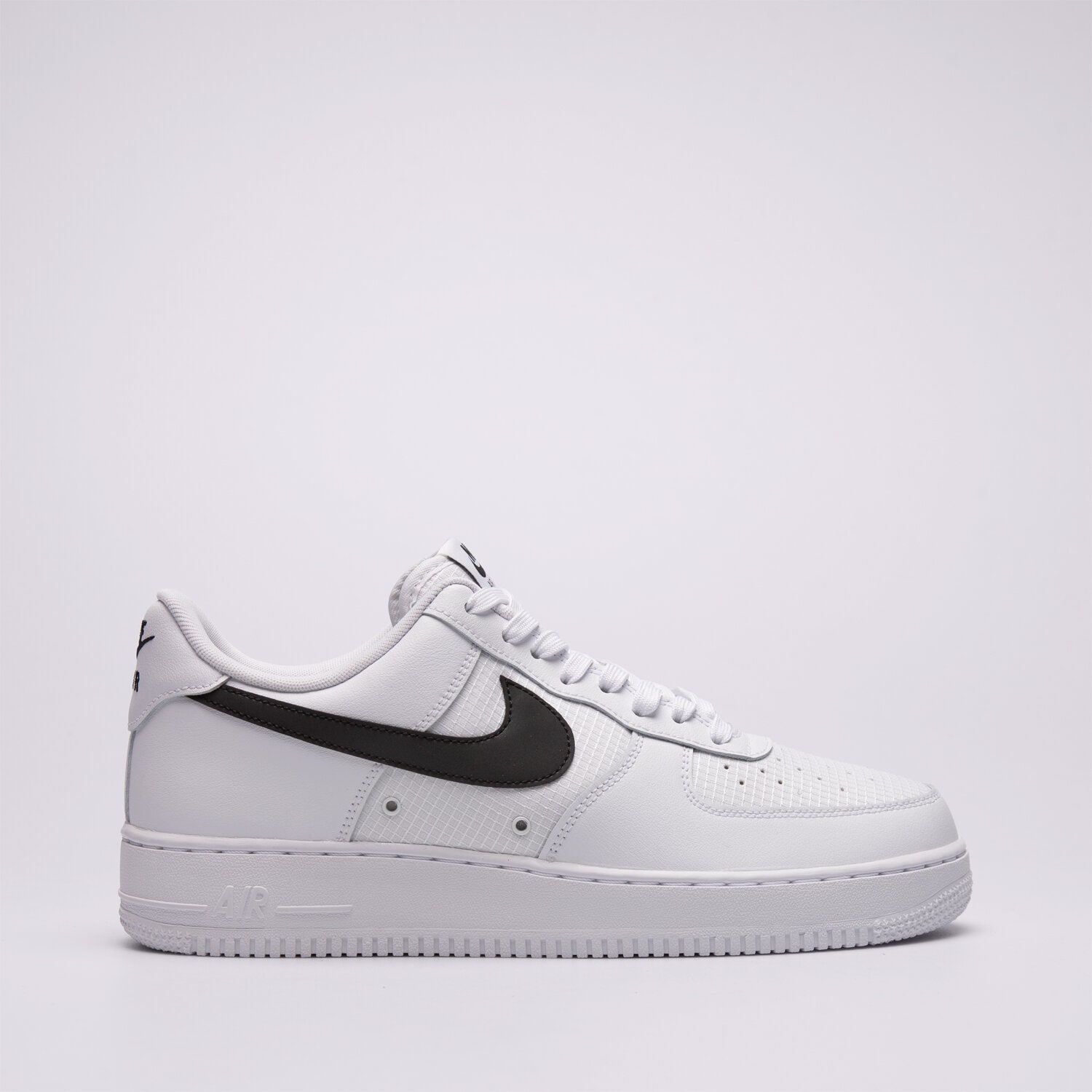 Buty sneakersy męskie NIKE AIR FORCE 1 '07 LOW LV8 TECH IR0952-100 BIAŁY