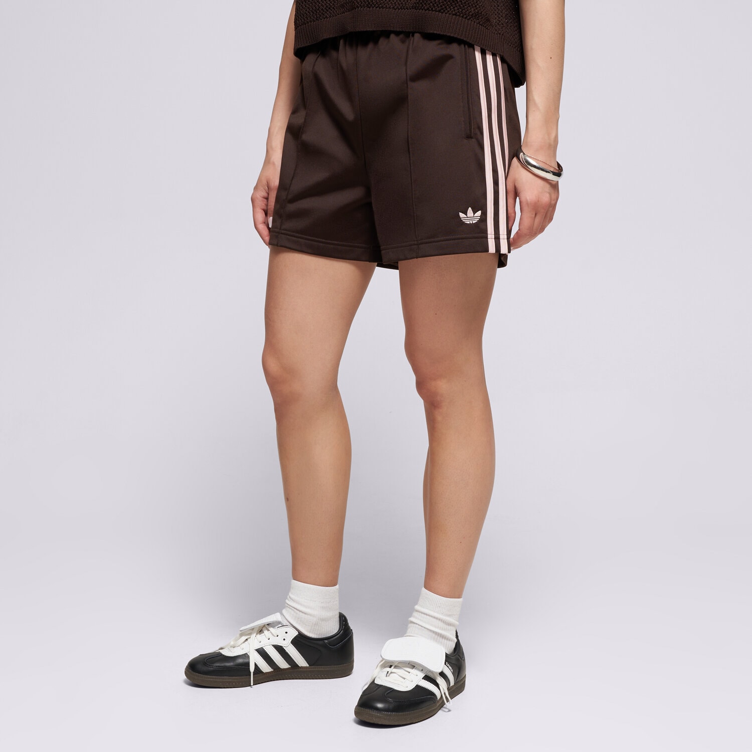 Krótkie spodenki, szorty damskie ADIDAS SZORTY FB SHORT KD3672 BRĄZOWY