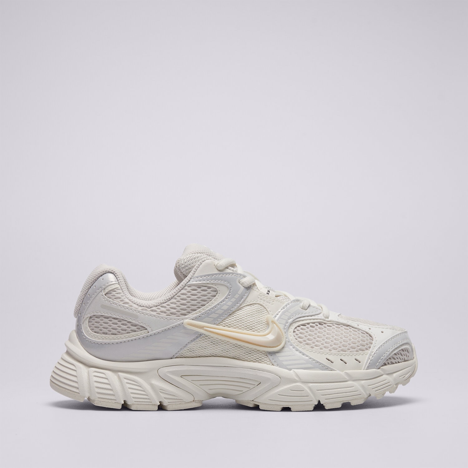 Buty sneakersy damskie W NIKE V5 RNR SIB IQ0276-030 BEŻOWY