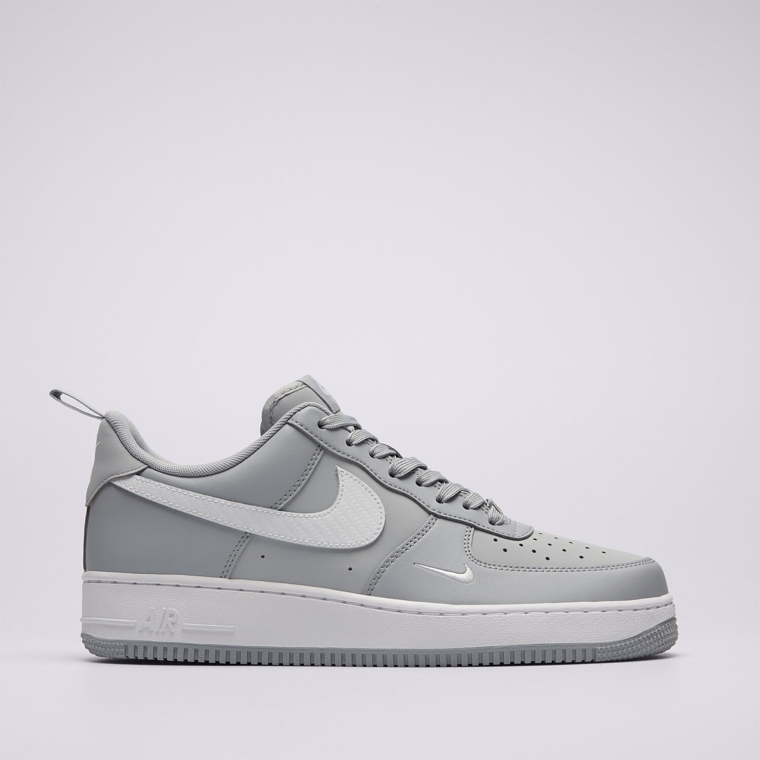 Buty sneakersy męskie NIKE AIR FORCE 1 ’07 TECH ESS IR5599-002 SZARY