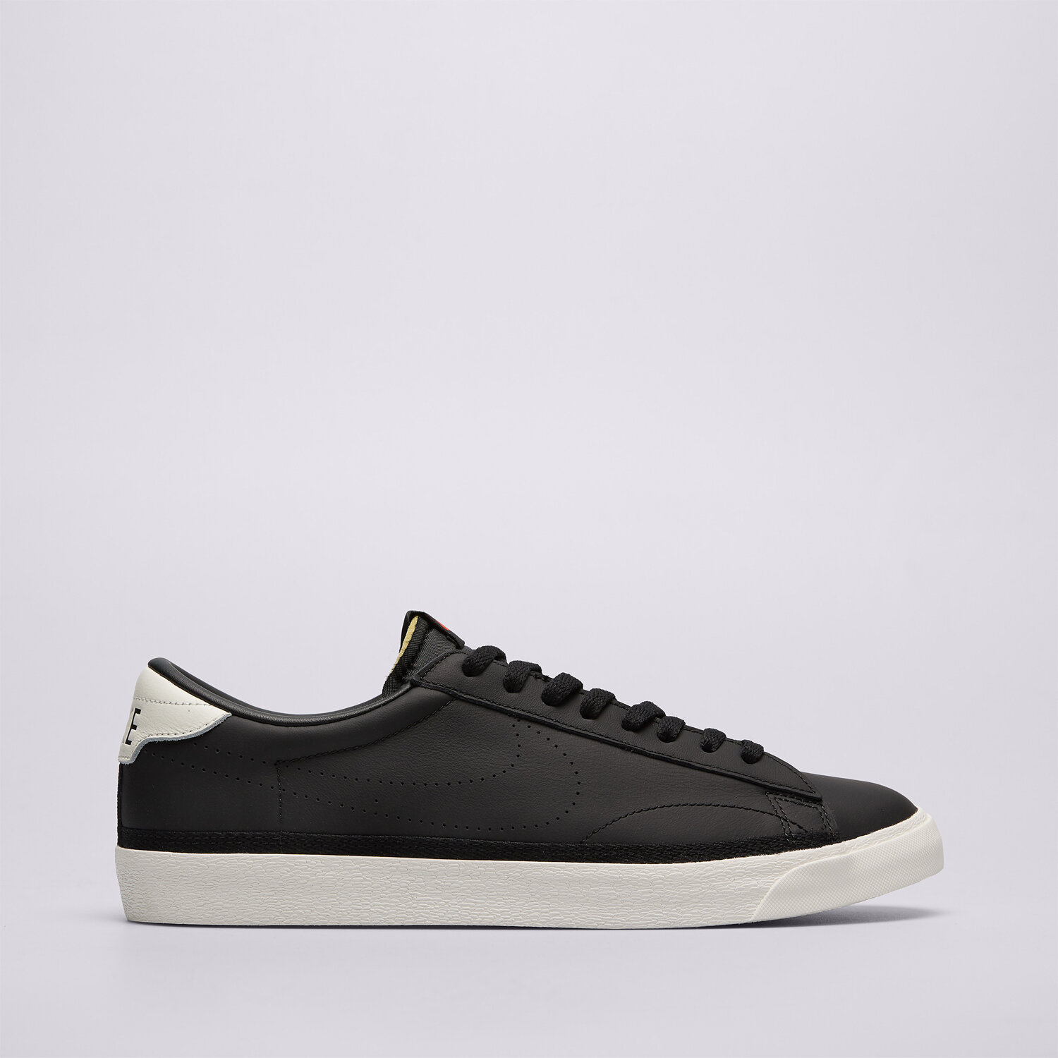 Buty sneakersy męskie NIKE TENNIS CLASSIC AC IO1738-001 CZARNY