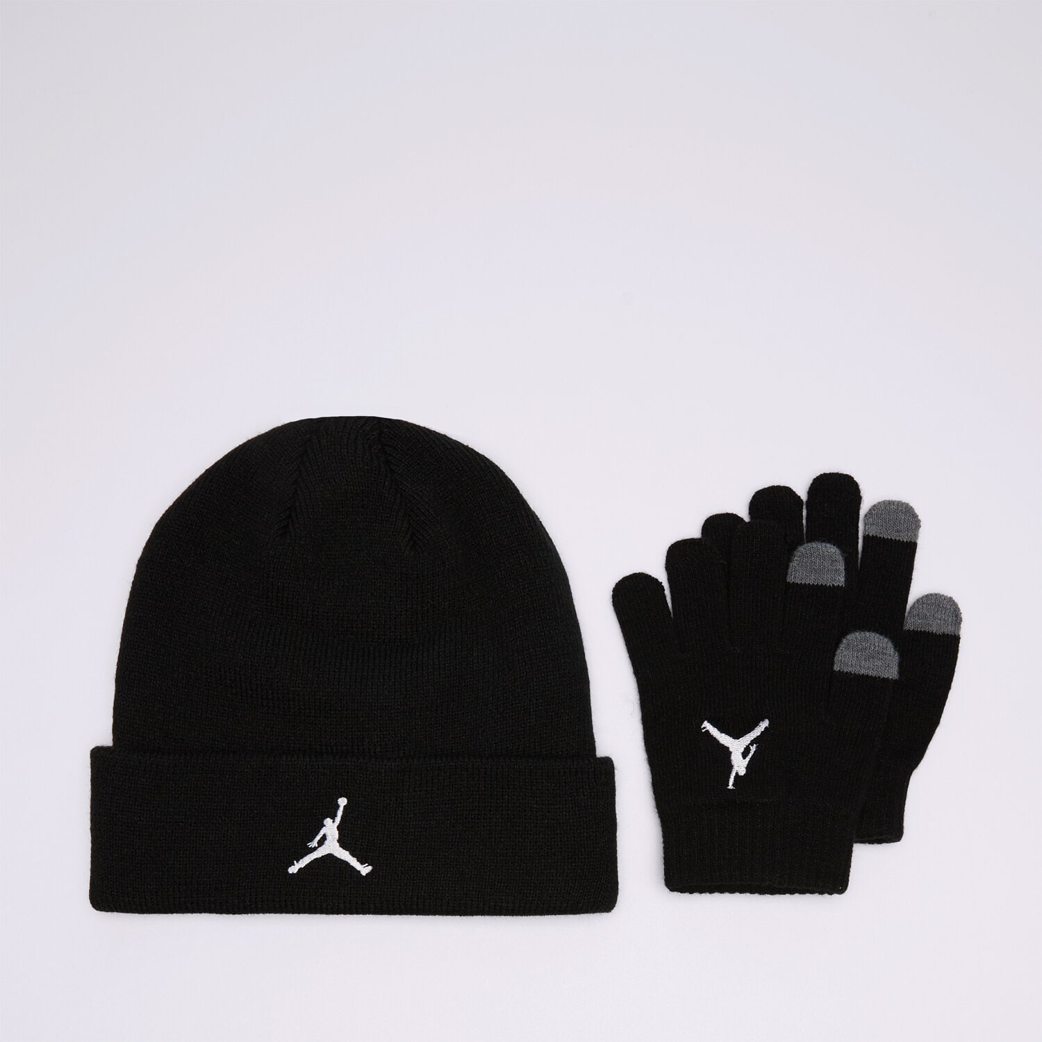 Czapka zimowa dla dzieci JORDAN CZAPKA JAN JORDAN ESSENTIALS BEANIE S 9A0836-023 CZARNY