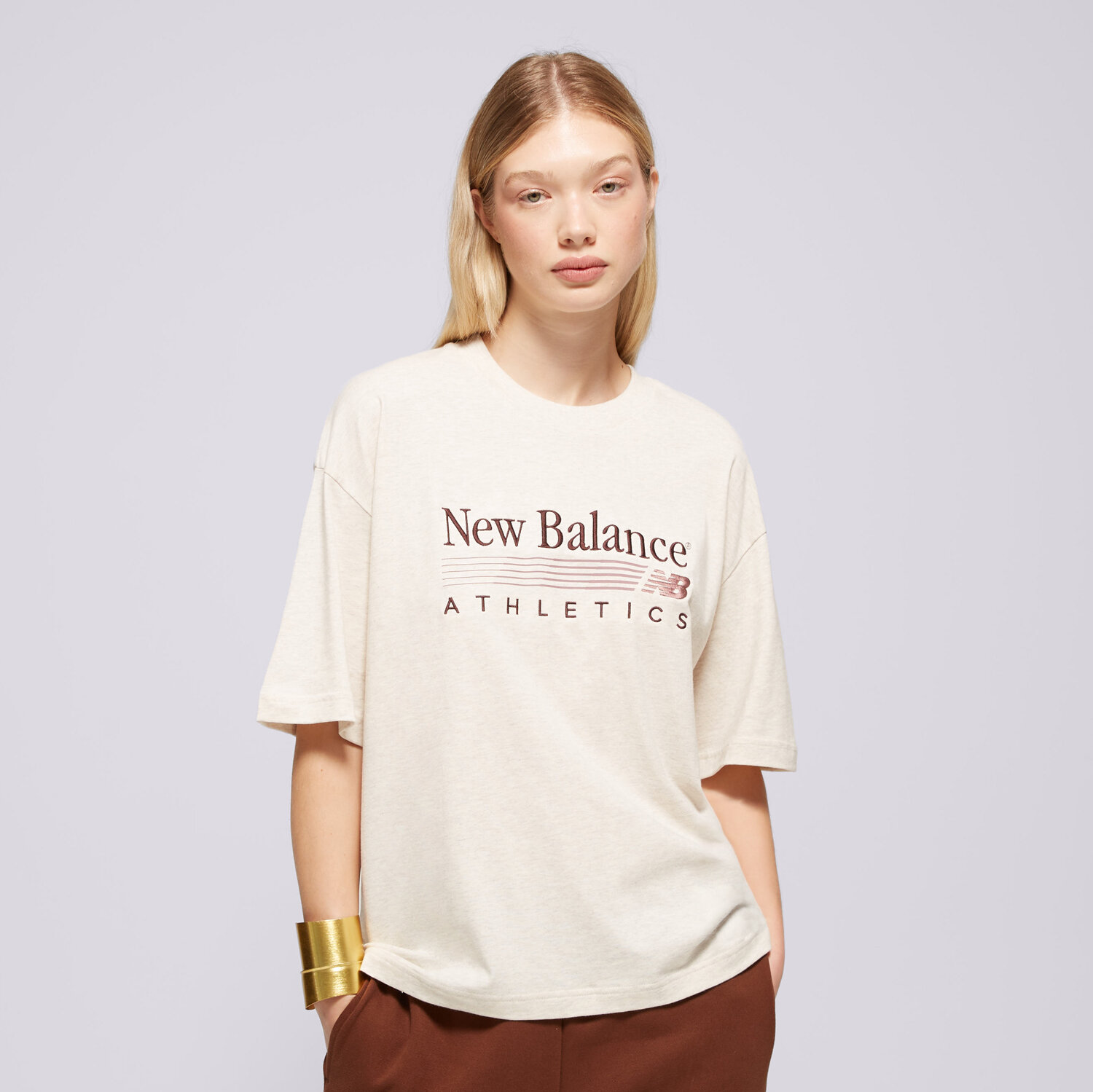 Koszulka, t-shirt damski NEW BALANCE T-SHIRT TRACKSIDE OVERSIZED T-SHIRT WT6297MKLIT BEŻOWY