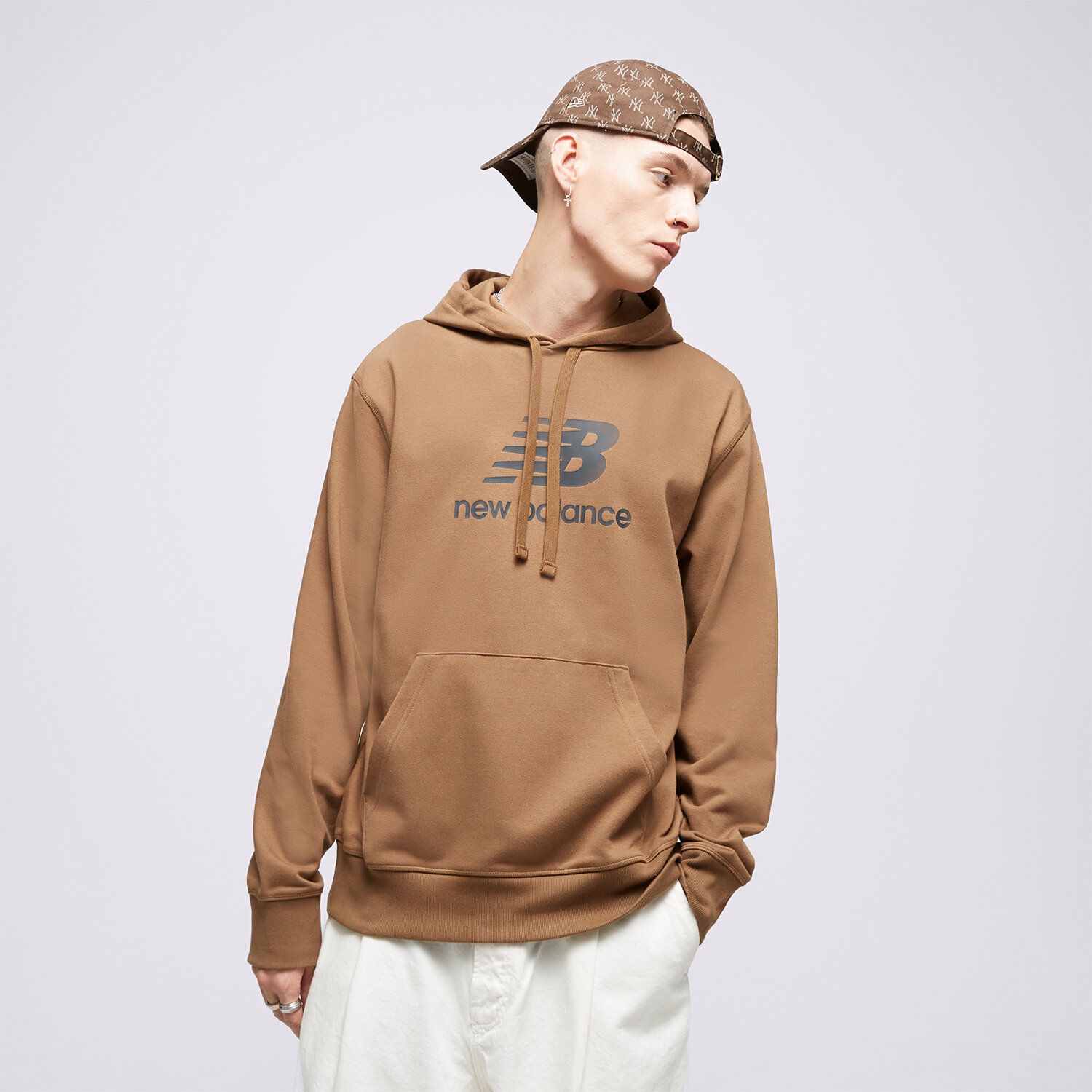 Bluza męska NEW BALANCE BLUZA Z KAPTUREM ESSENTIALS MT31537DHE BRĄZOWY