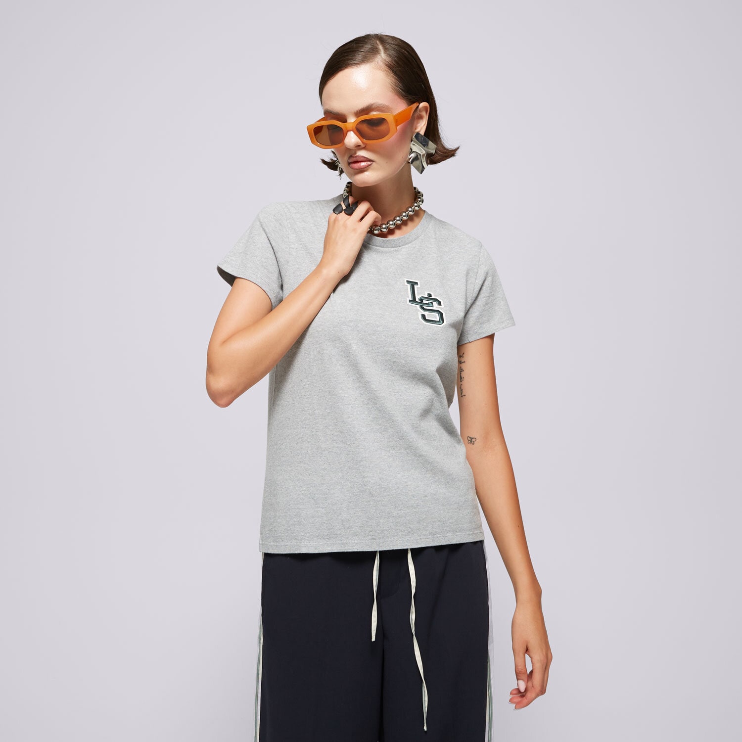Koszulka, t-shirt damski LEVI'S T-SHIRT THE PERFECT TEE 17369-2851 SZARY