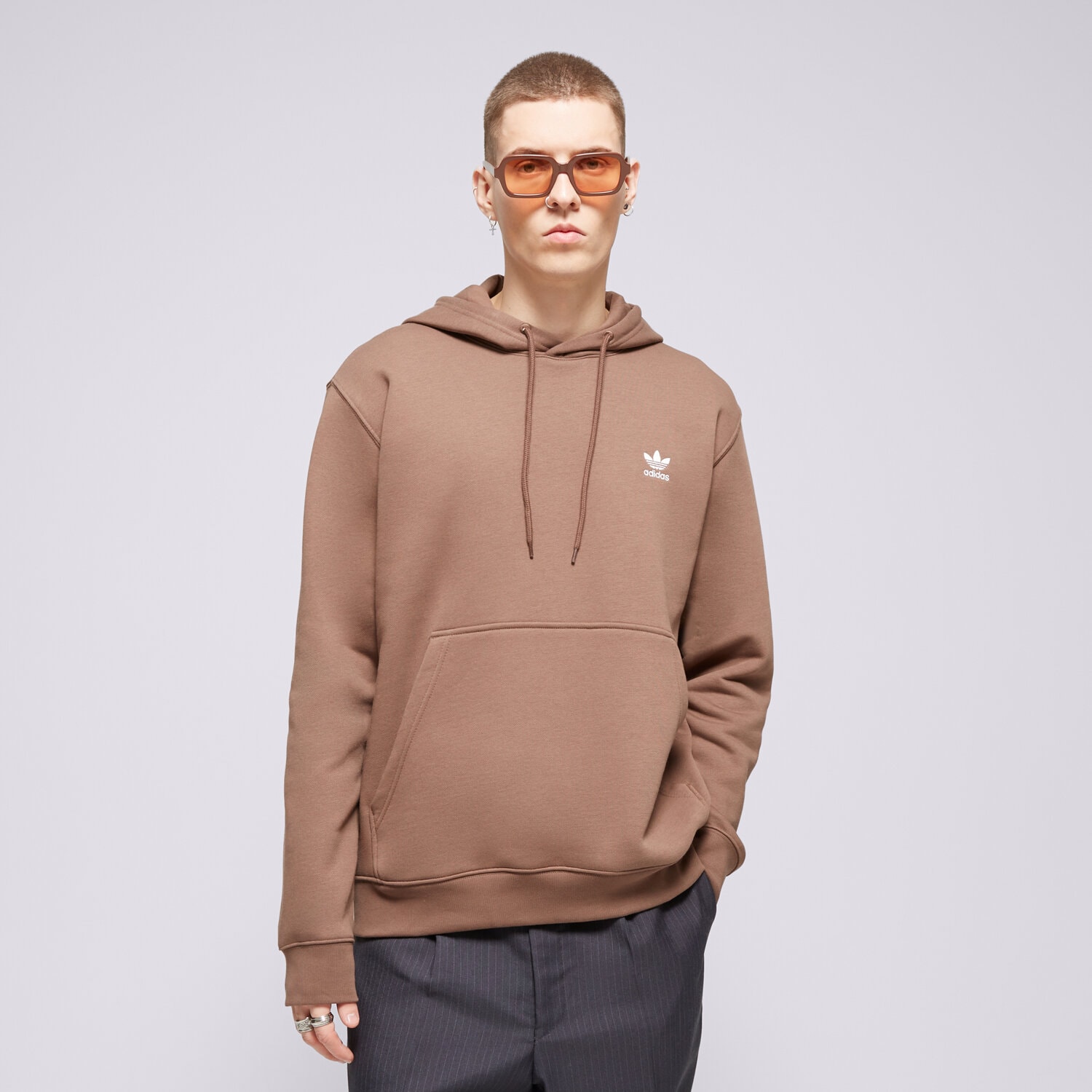 Bluza męska ADIDAS BLUZA Z KAPTUREM ESSENTIAL HOODY IR7786 BRĄZOWY