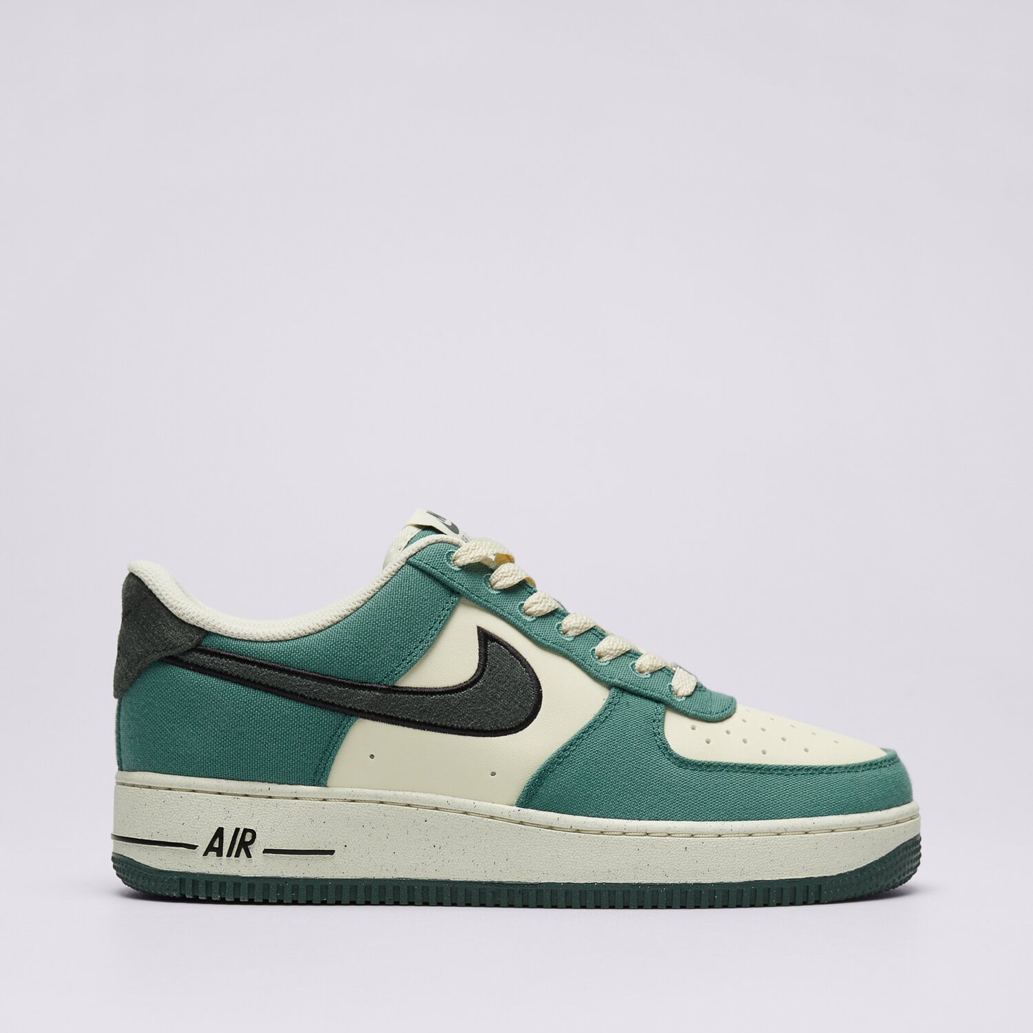 Buty sneakersy męskie NIKE AIR FORCE 1 '07 LV8 FQ8713-100 ZIELONY