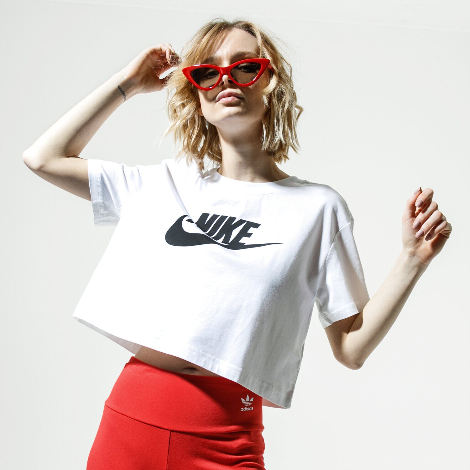 Koszulka, t-shirt damski NIKE T-SHIRT SPORTSWEAR ESSENTIAL BV6175-100 BIAŁY