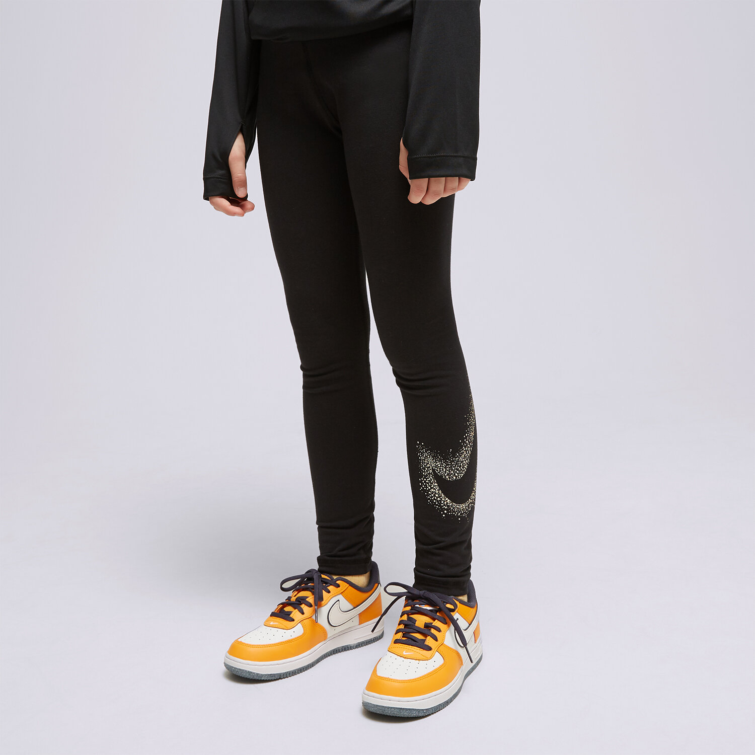 Sportowe spodnie dziecięce NIKE LEGGINGS (G) NSW SHINE LG BLK/GD DV3232-010 CZARNY
