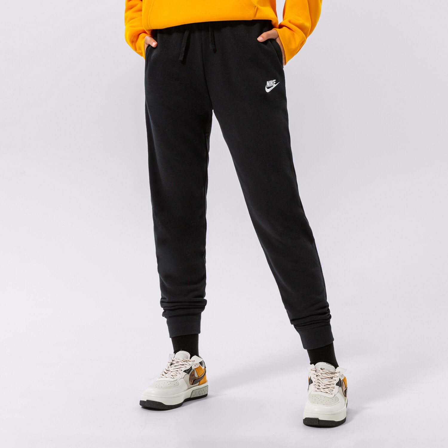 Spodnie sportowe damskie NIKE SPODNIE W NSW CLUB FLC MR PANT STD DQ5191-010 CZARNY