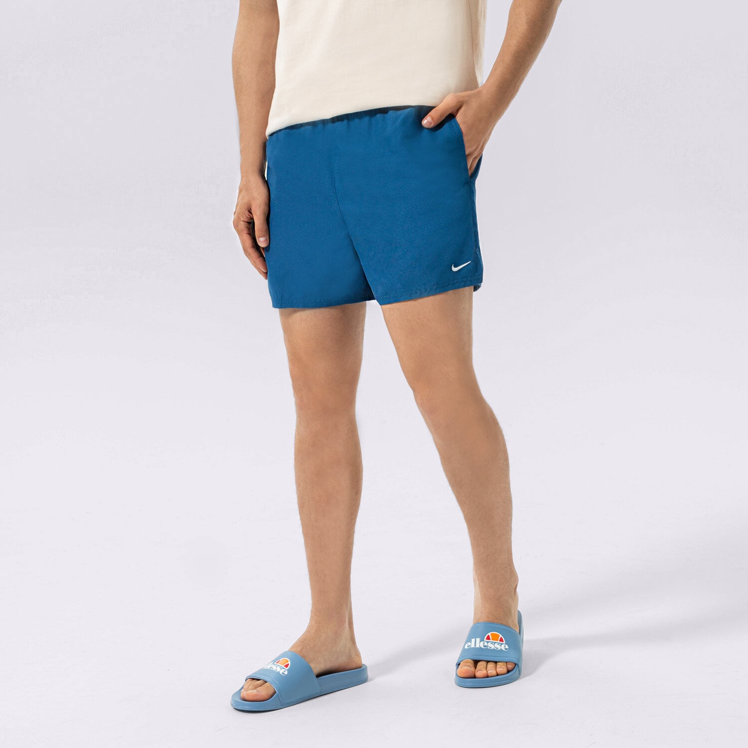 Krótkie spodenki, szorty męskie NIKESWIM SZORTY ESSENTIAL 5" NESSA560-444 NIEBIESKI