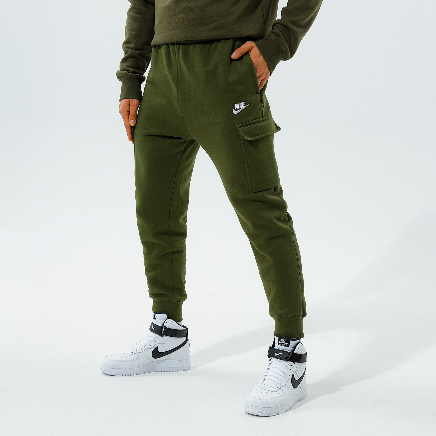Spodnie sportowe męskie NIKE SPODNIE NIKE SPORTSWEAR CLUB FLEECE CD3129-326 KHAKI