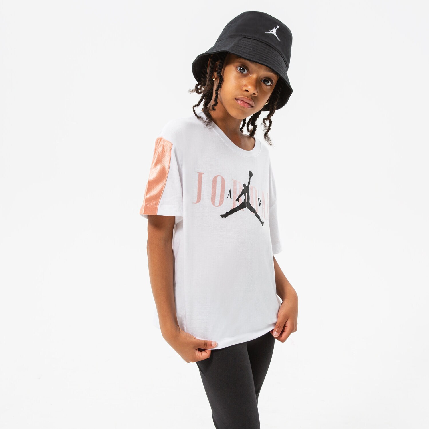 Koszulka, t-shirt dla dzieci JORDAN T-SHIRT PINK SATIN GIRL 45B516-001 BIAŁY